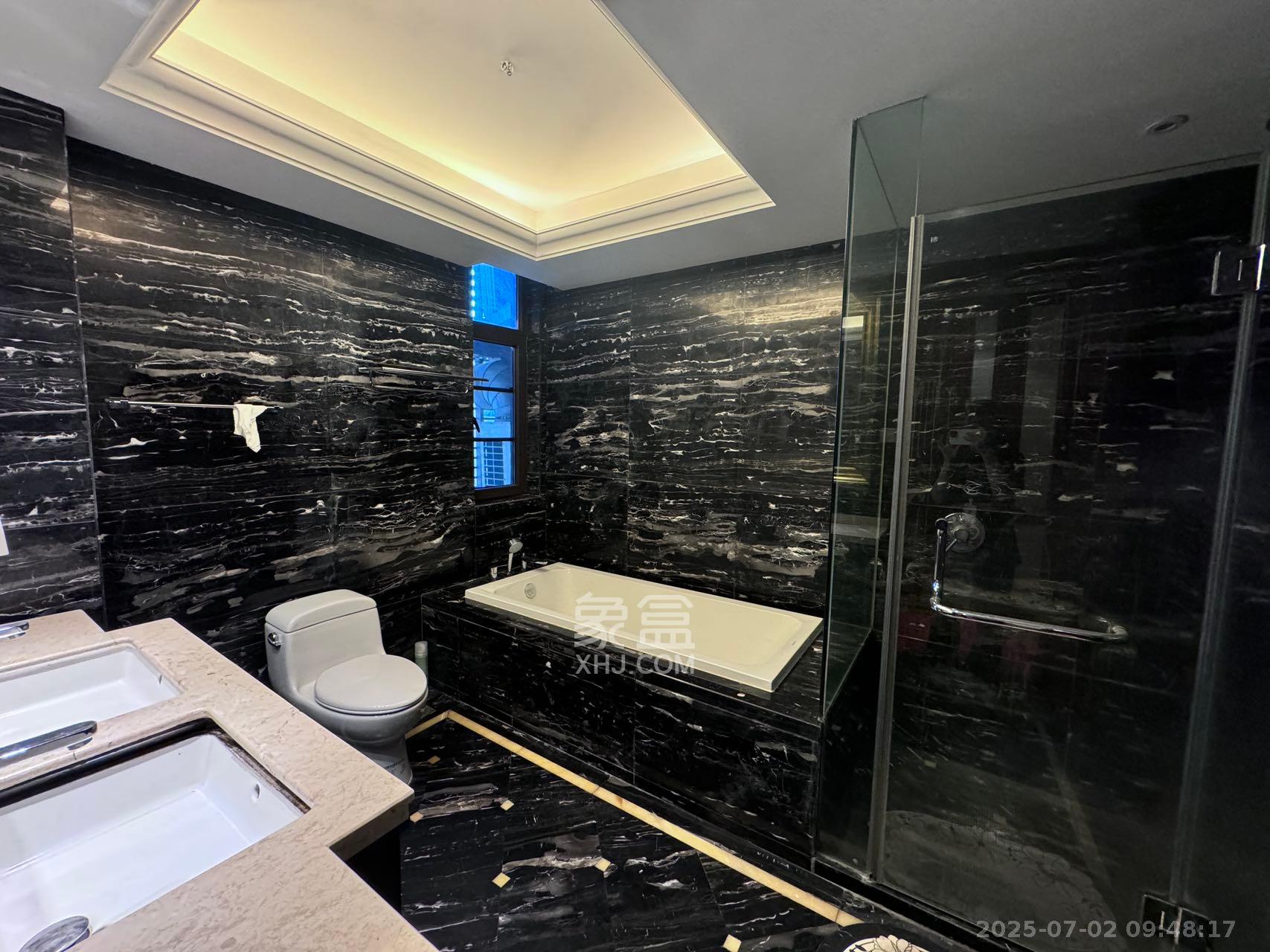 运达中央广场一、二期  3室2厅3卫    11000.0元/月 运达中央广场一、二期  3室2厅3卫    11000.0元/月室内图