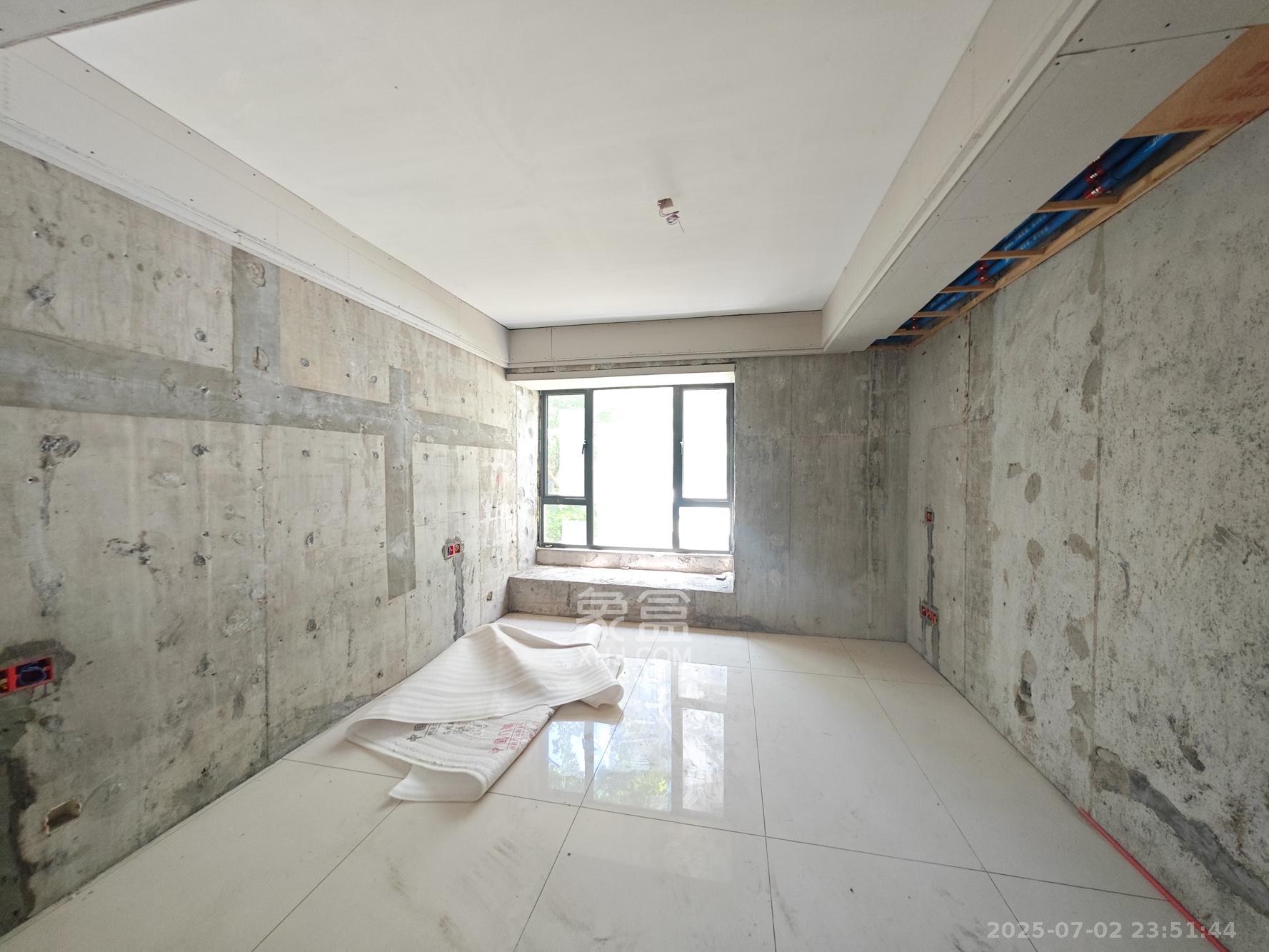 长房岭秀时代 4室2厅2卫 139.8万 长房岭秀时代 4室2厅2卫 139.8万卧室