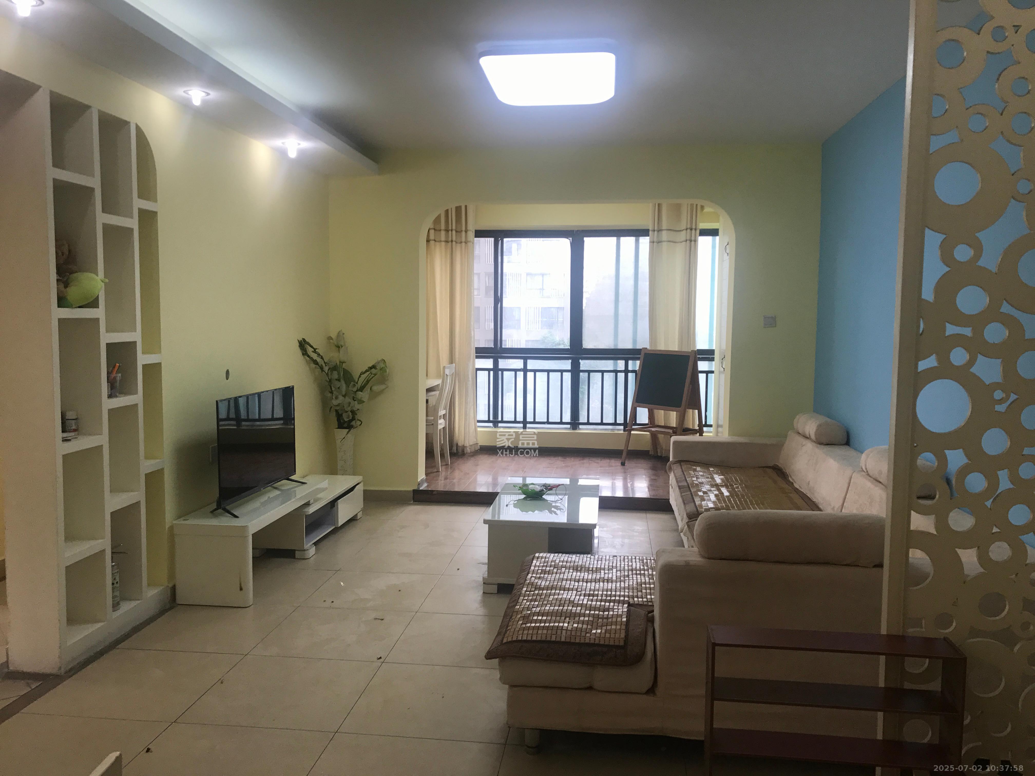 长大彩虹都  3室2厅1卫   2200.00元/月室内图1