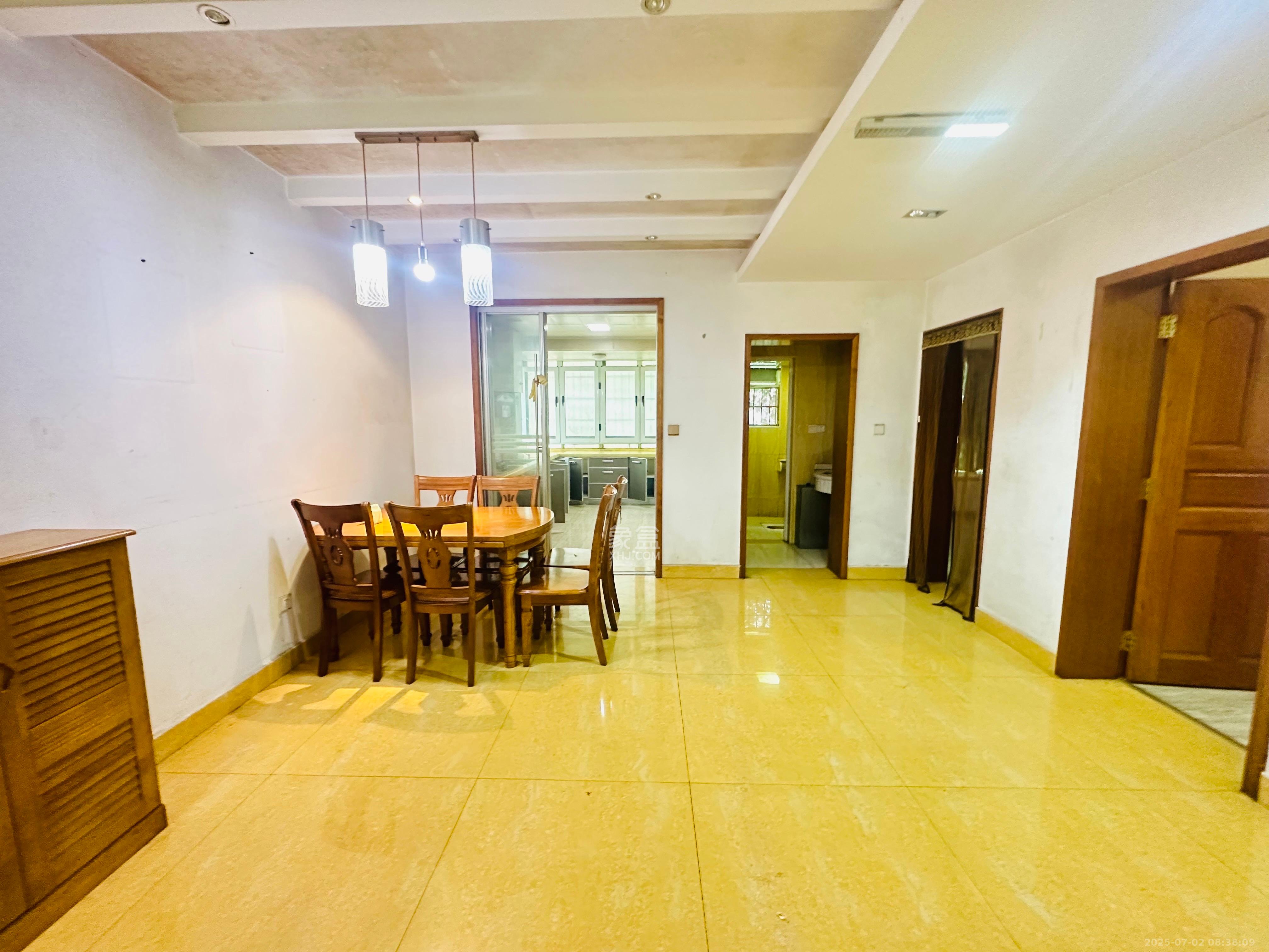 锦湘国际星城一期(锦美苑)  3室2厅2卫    2500.0元/月 锦湘国际星城一期(锦美苑)  3室2厅2卫    2500.0元/月室内图