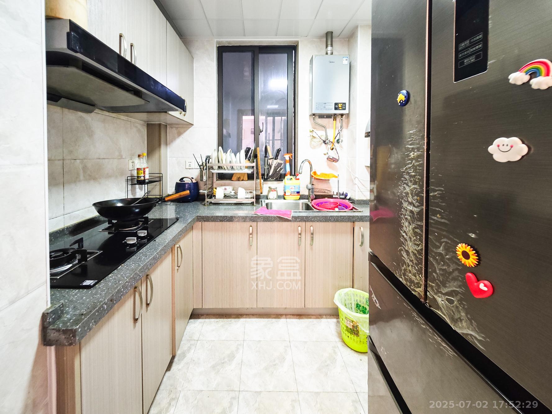 绿地海外滩一期 3室2厅1卫 58.0万 绿地海外滩一期 3室2厅1卫 58.0万厨房