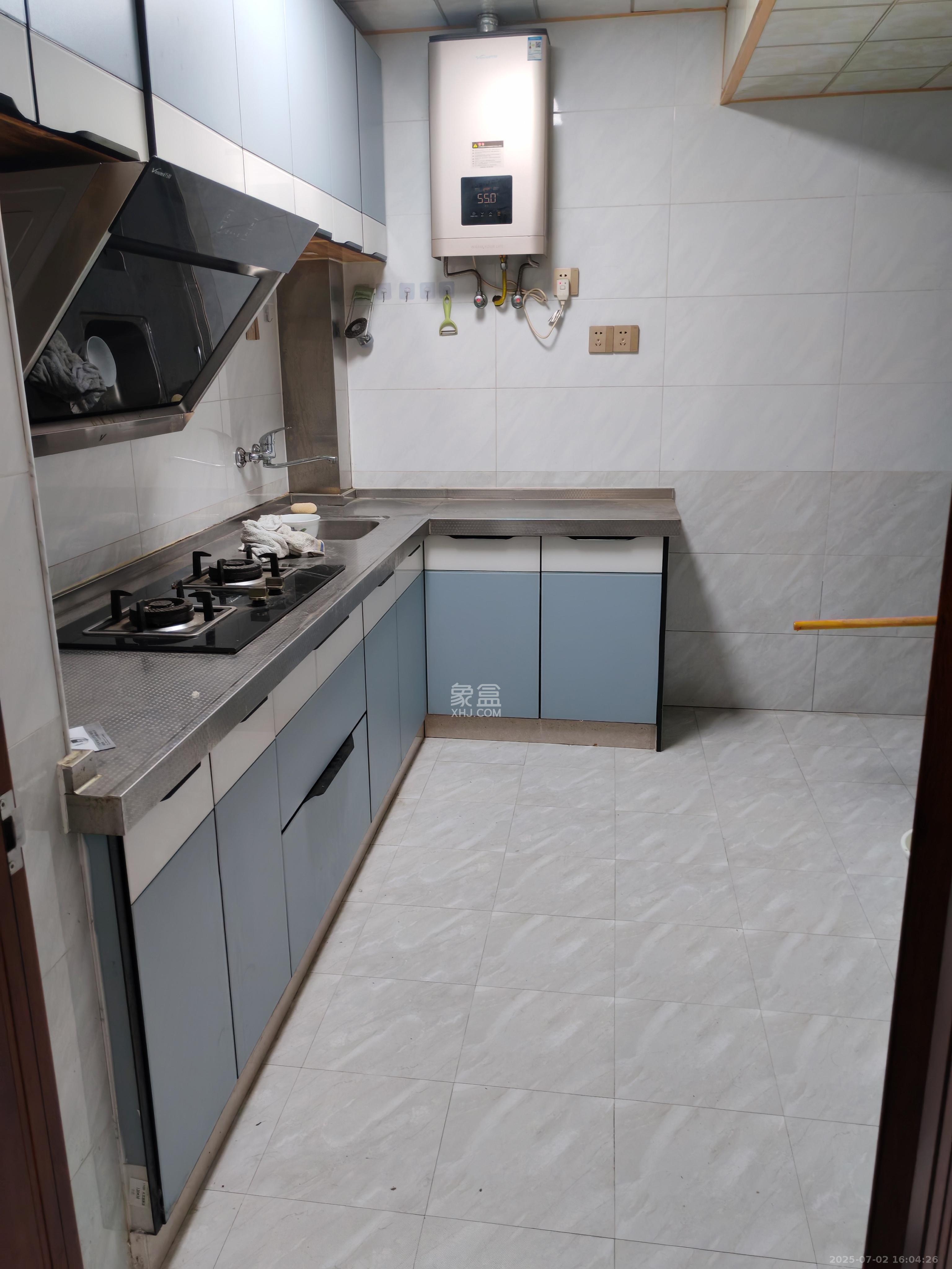 东方美地  3室2厅1卫    2300.0元/月室内图