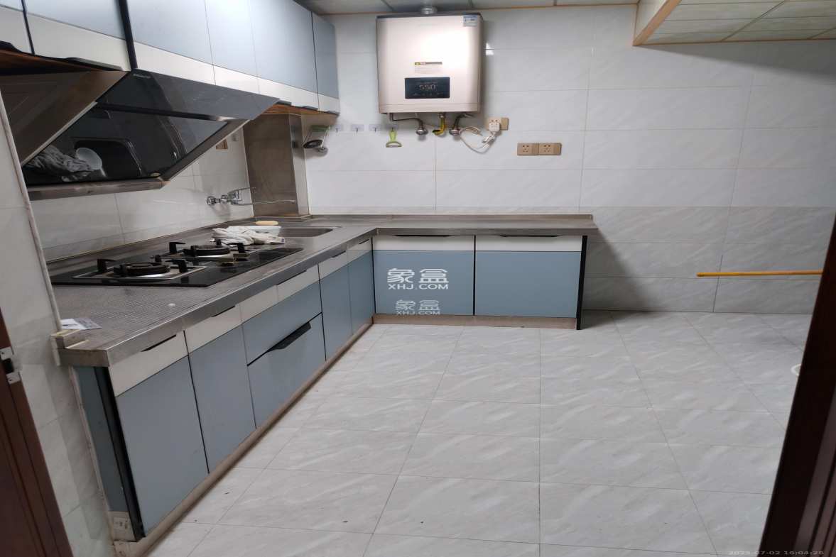 东方美地 3室2厅1卫 2300.0元/月 东方美地 3室2厅1卫 2300.0元/月室内图