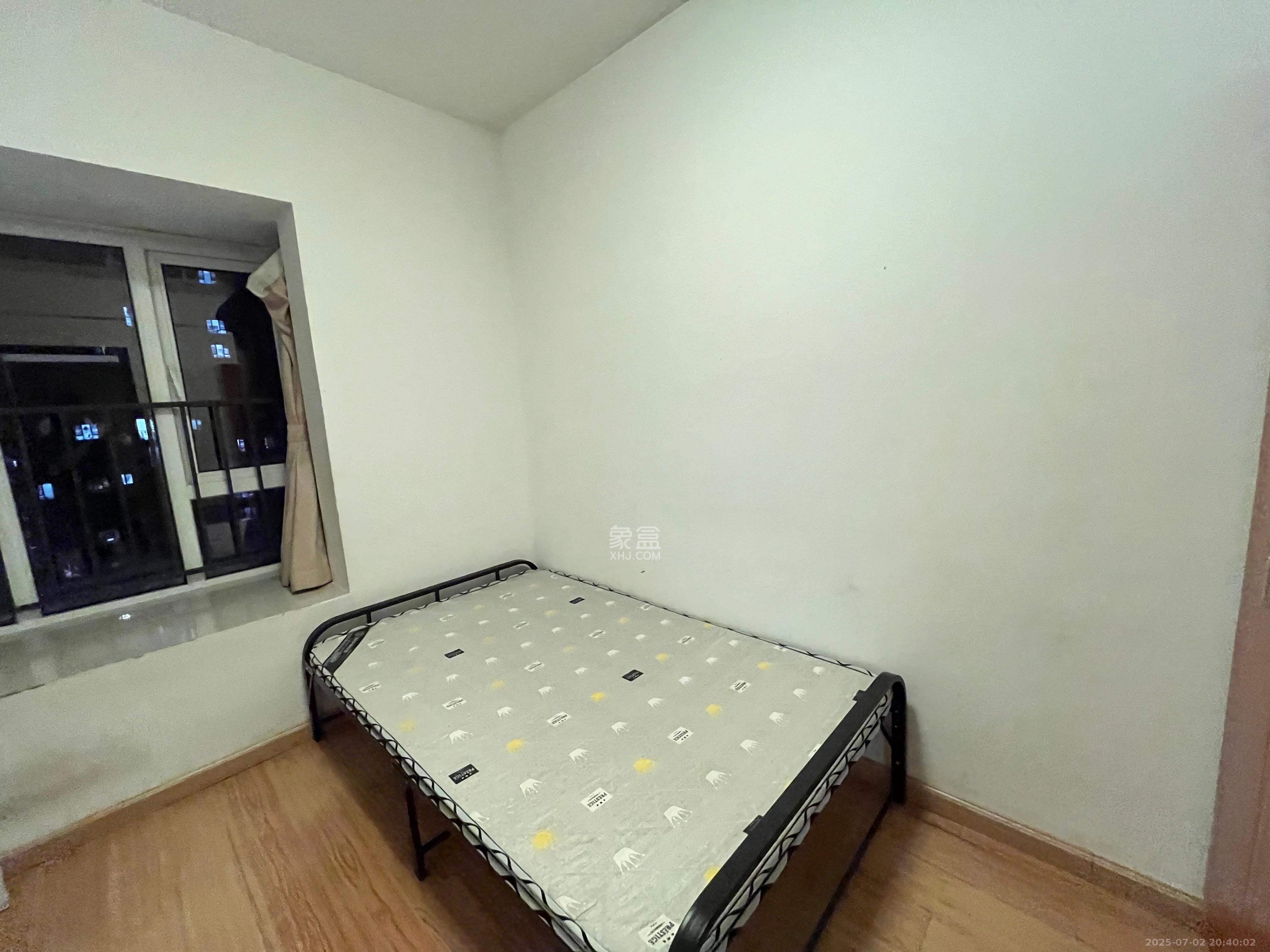 荣盛花语城 4室2厅2卫 2000.0元/月 荣盛花语城 4室2厅2卫 2000.0元/月室内图