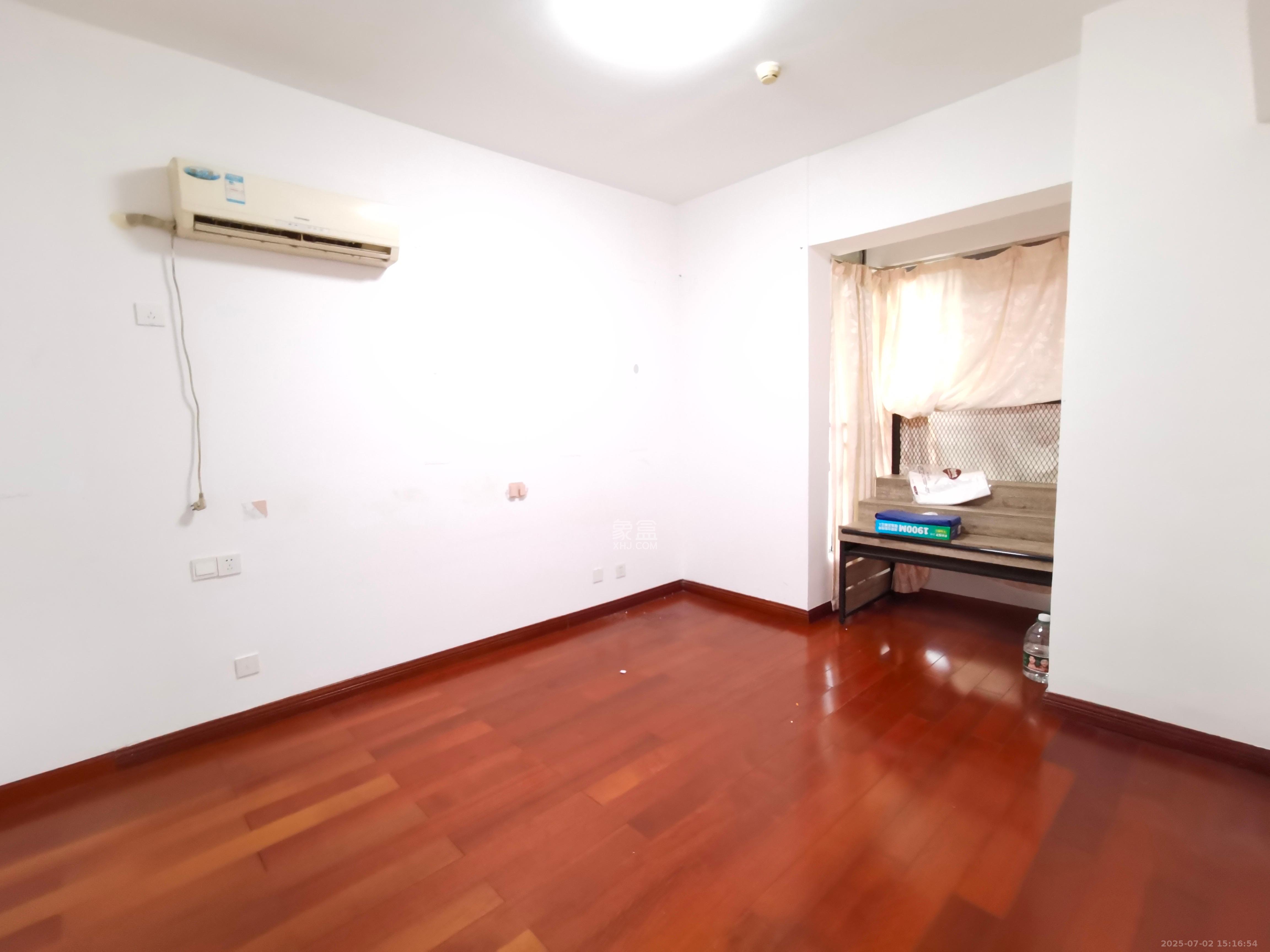 西子一间  3室2厅2卫   3800.00元/月室内图