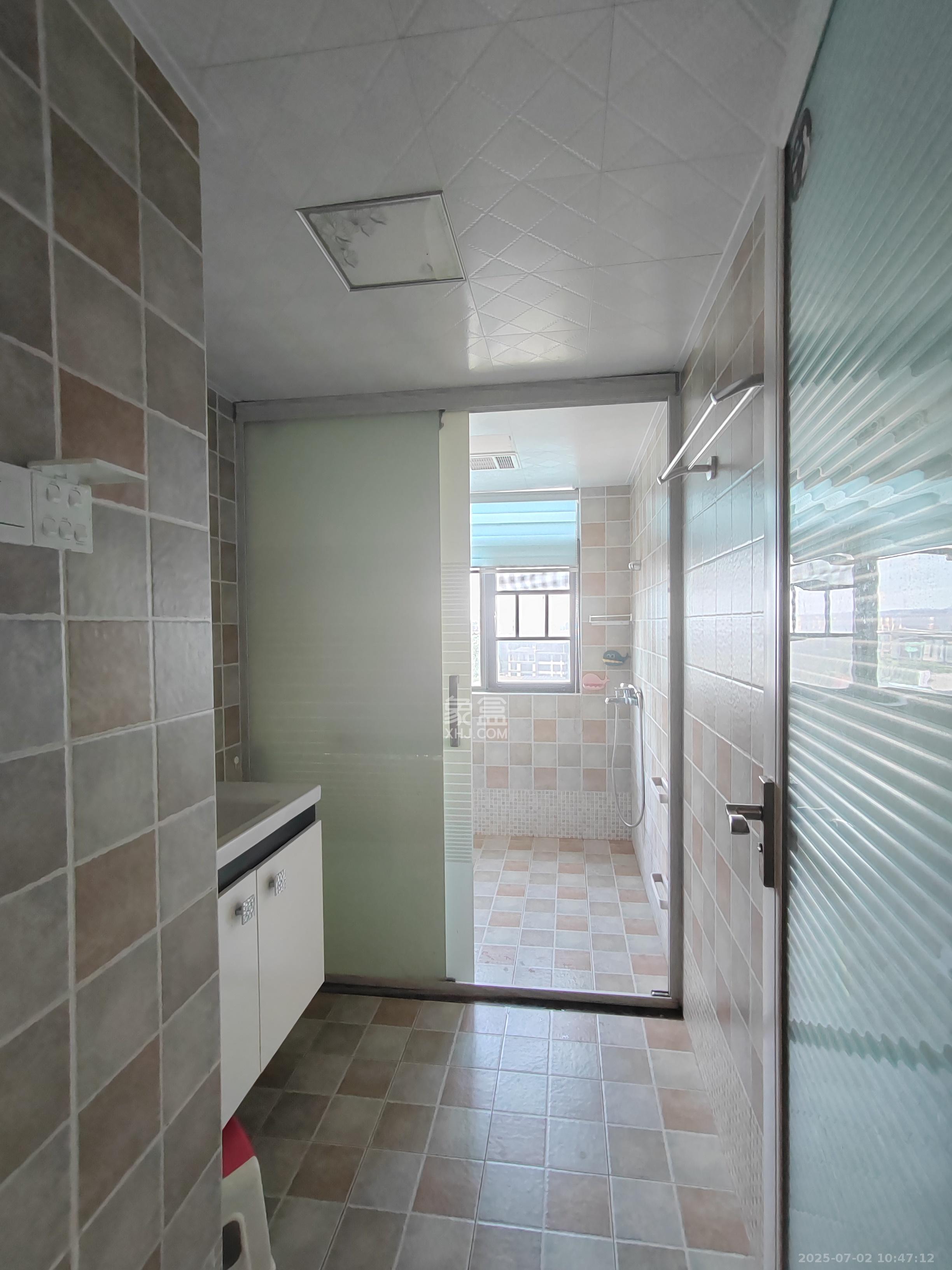 和美星城 3室2厅2卫 2500.0元/月 和美星城 3室2厅2卫 2500.0元/月室内图