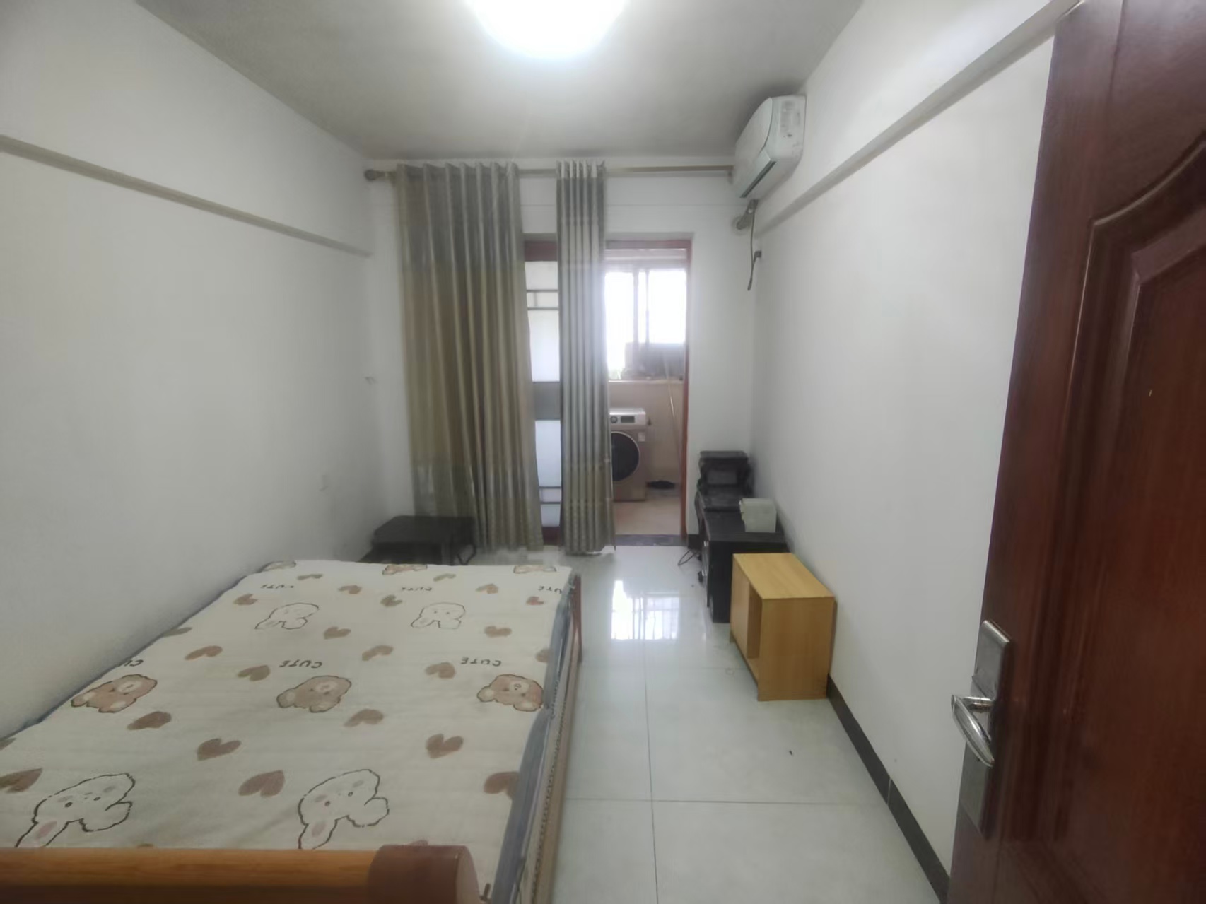 新宏基大厦 4室2厅2卫 3400.0元/月 新宏基大厦 4室2厅2卫 3400.0元/月室内图