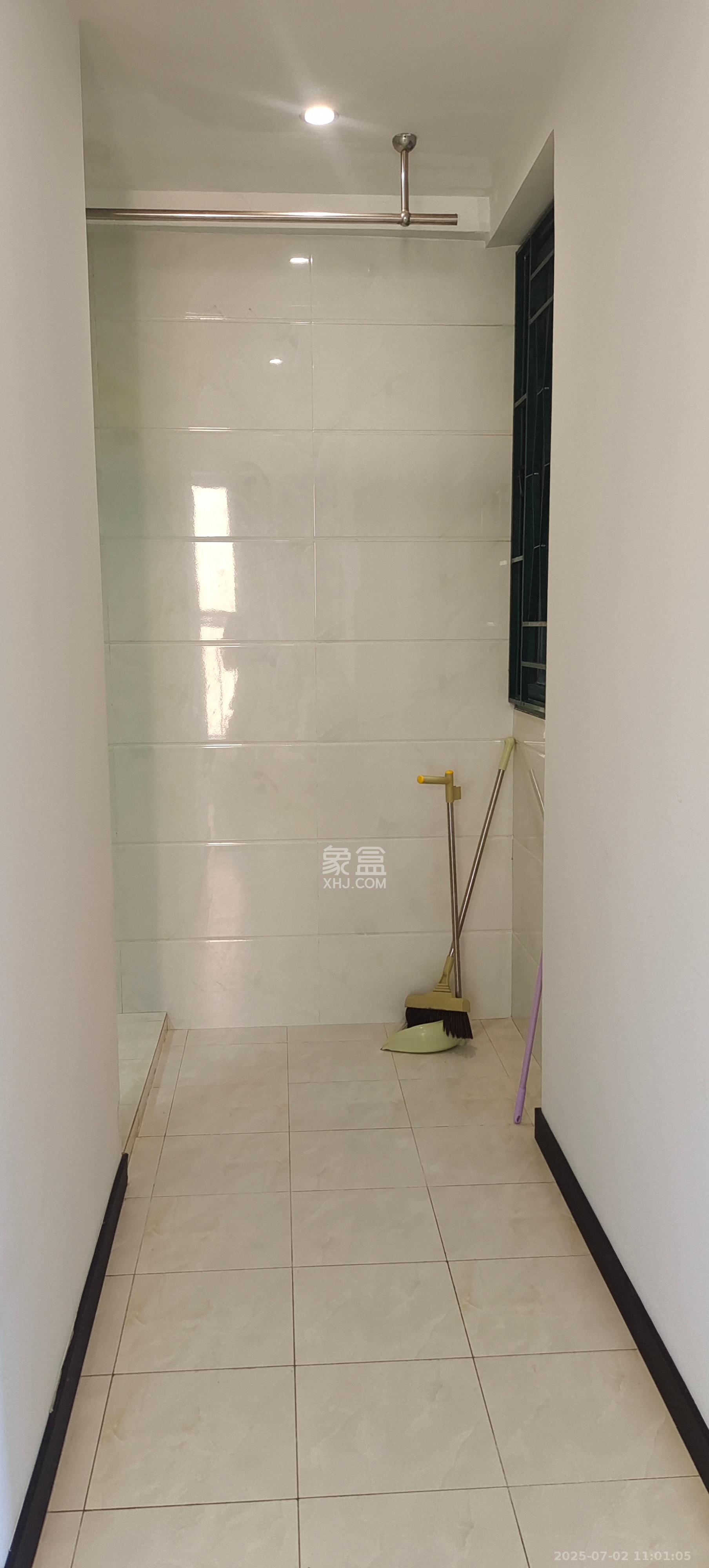 鑫科明珠  2室1厅1卫   2200.00元/月室内图