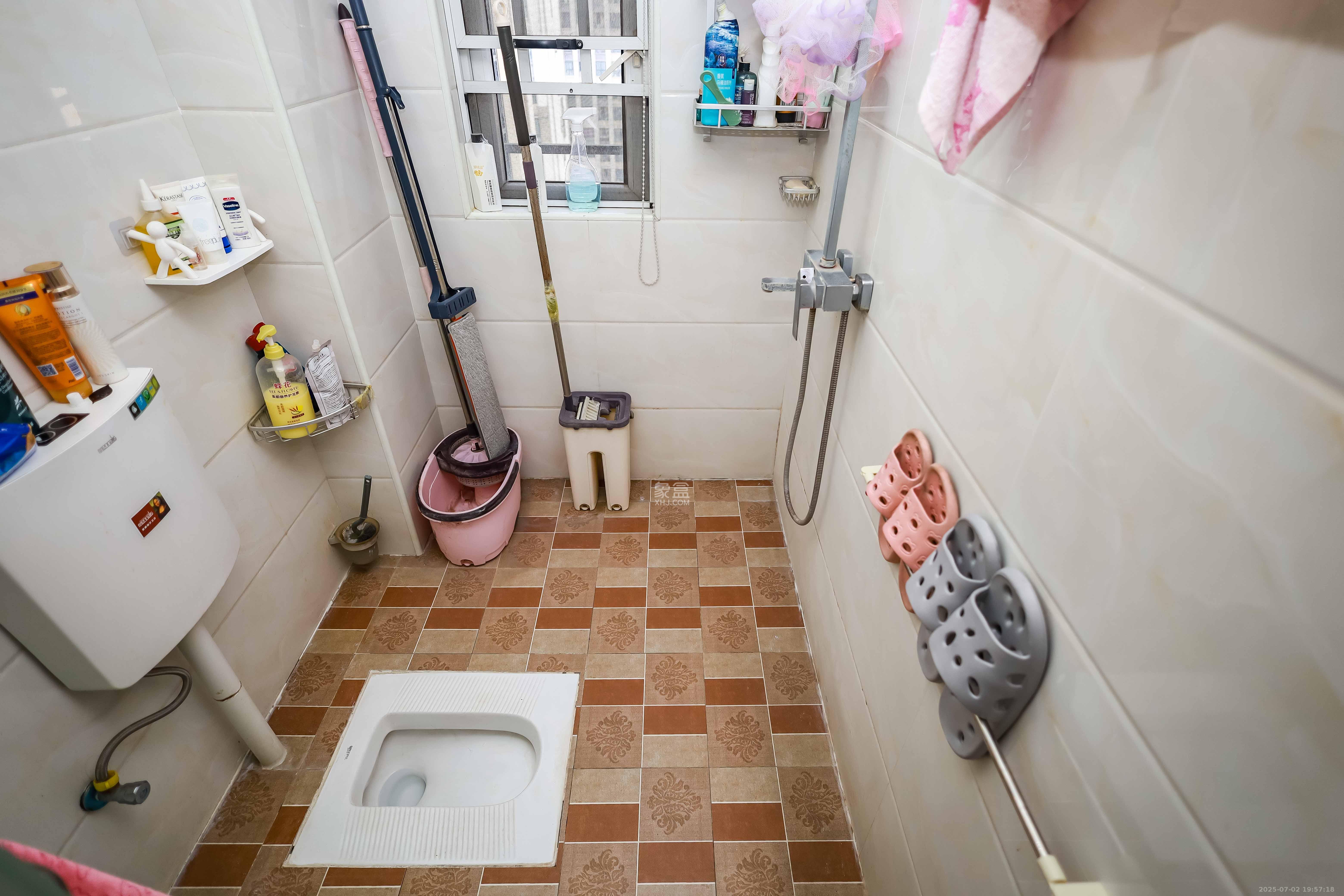 天麓尚层 3室2厅2卫 82.0万 天麓尚层 3室2厅2卫 82.0万卫生间