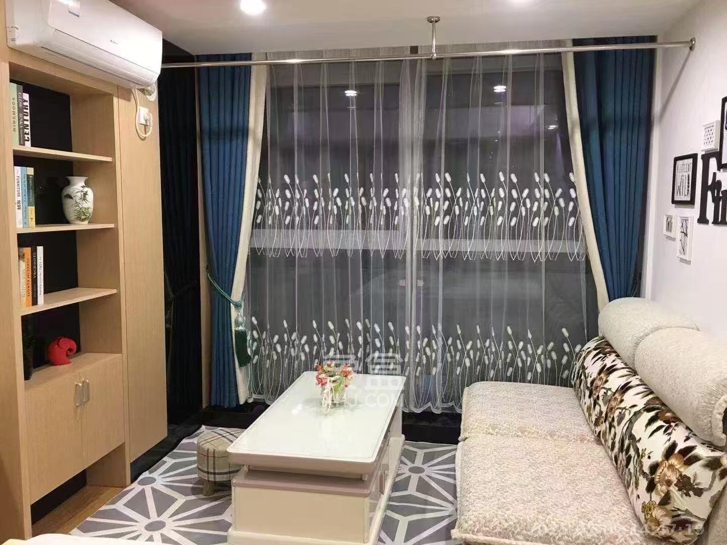 紫鑫御湖湾  1室1厅1卫   1200.00元/月室内图