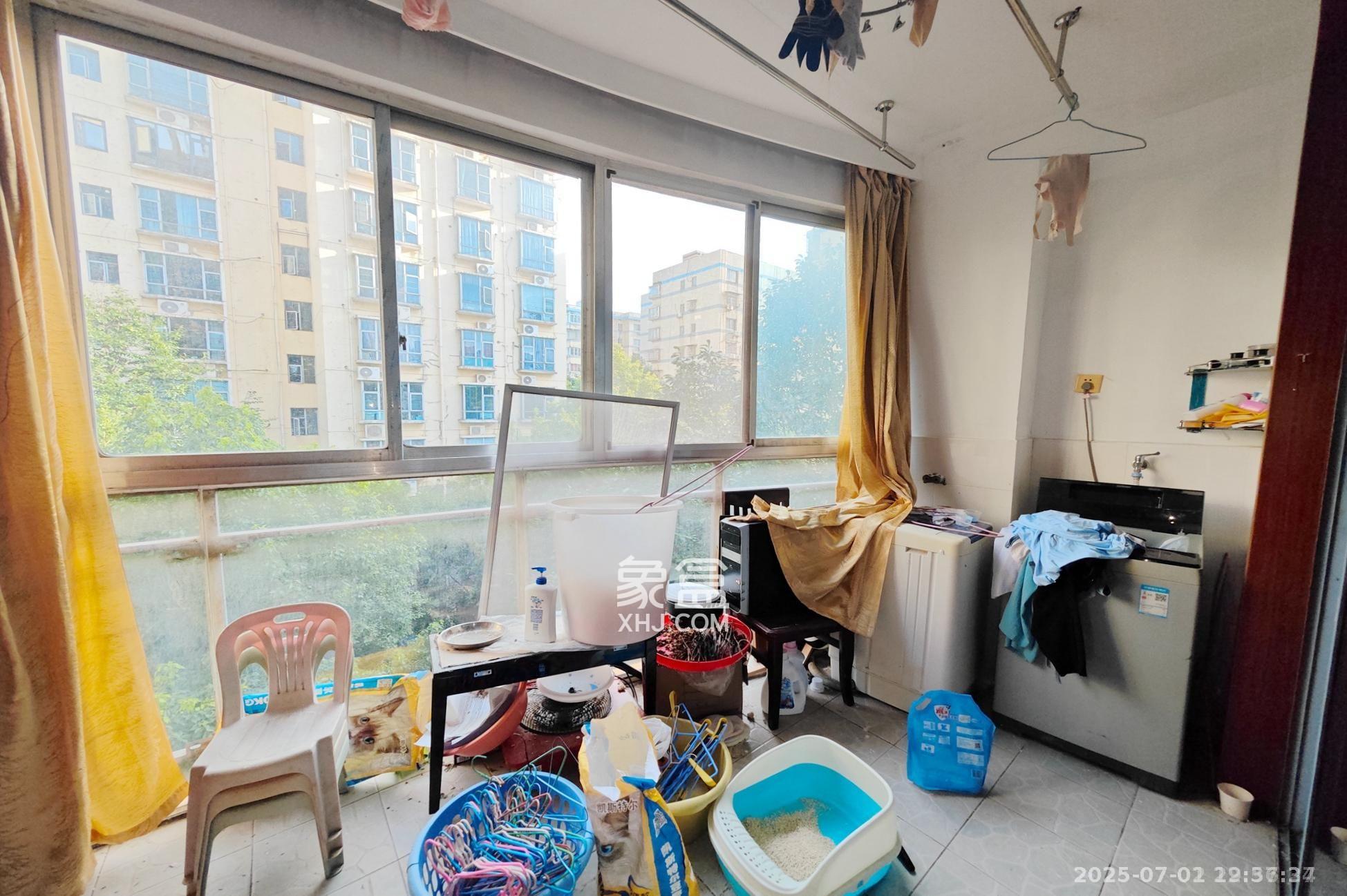 书香名邸  1室2厅1卫   2500.00元/月室内图