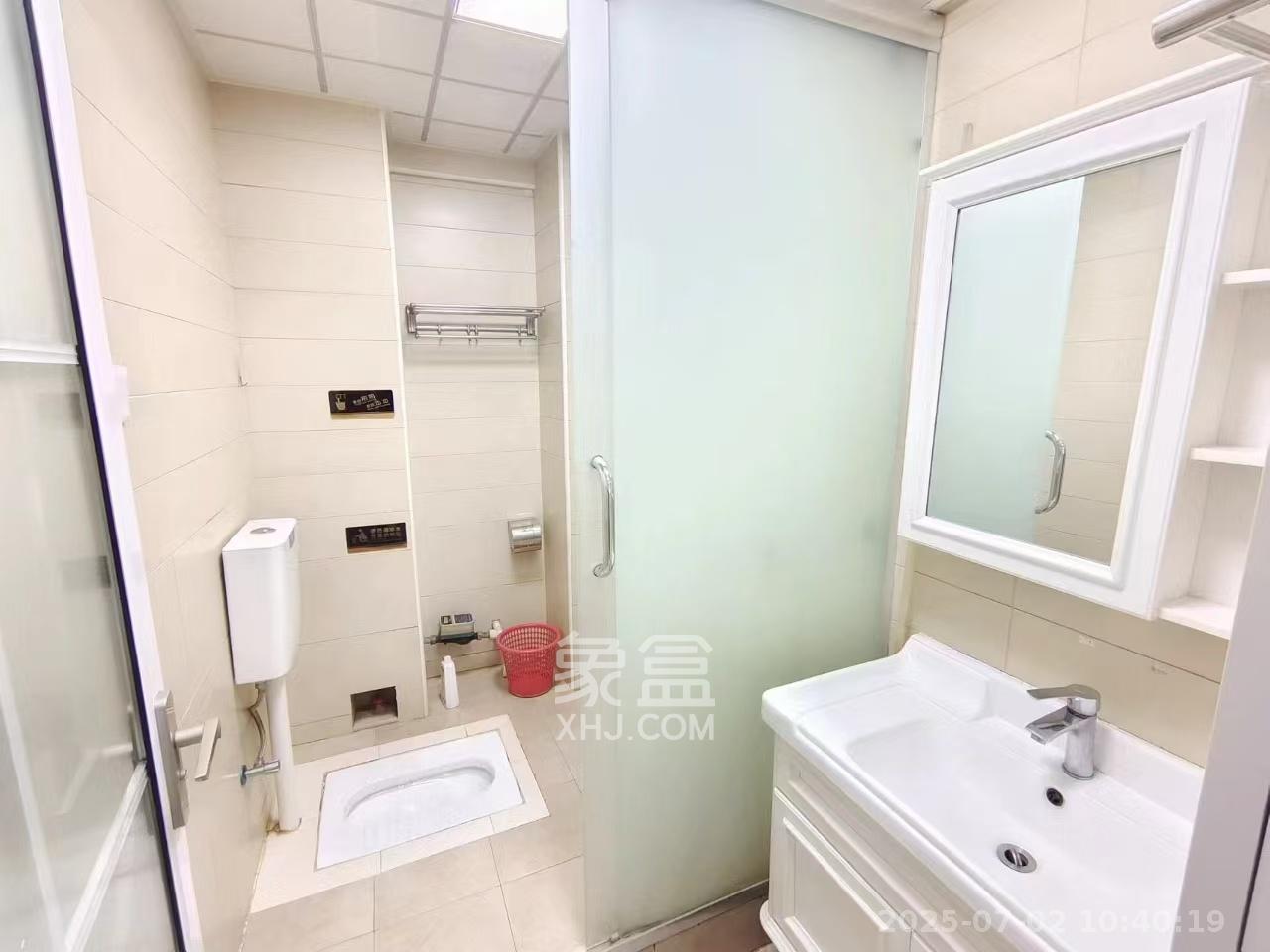 七彩丽都  3室1厅1卫   3200.00元/月室内图