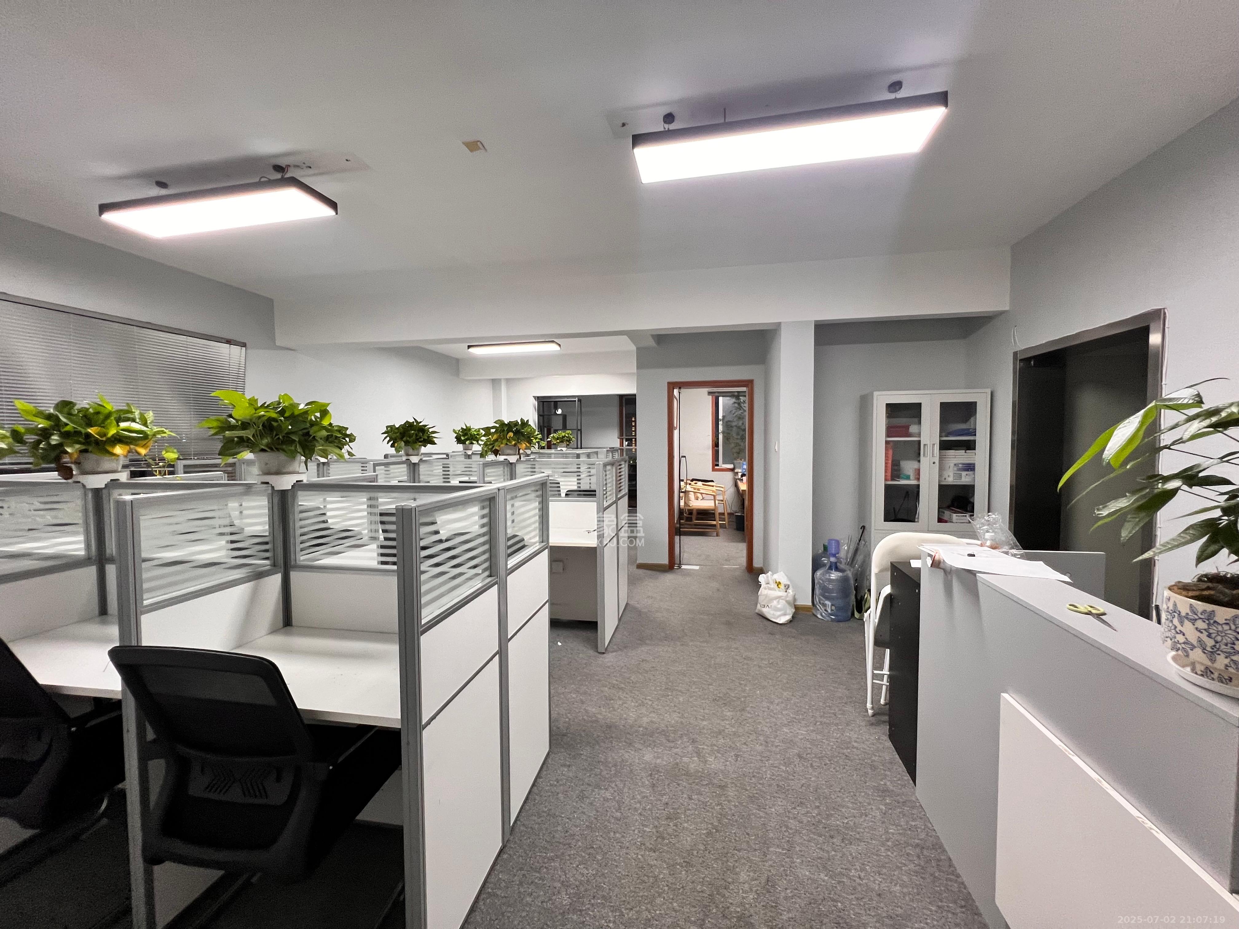 上河国际B座 2室1厅1卫 2300.0元/月 上河国际B座 2室1厅1卫 2300.0元/月室内图