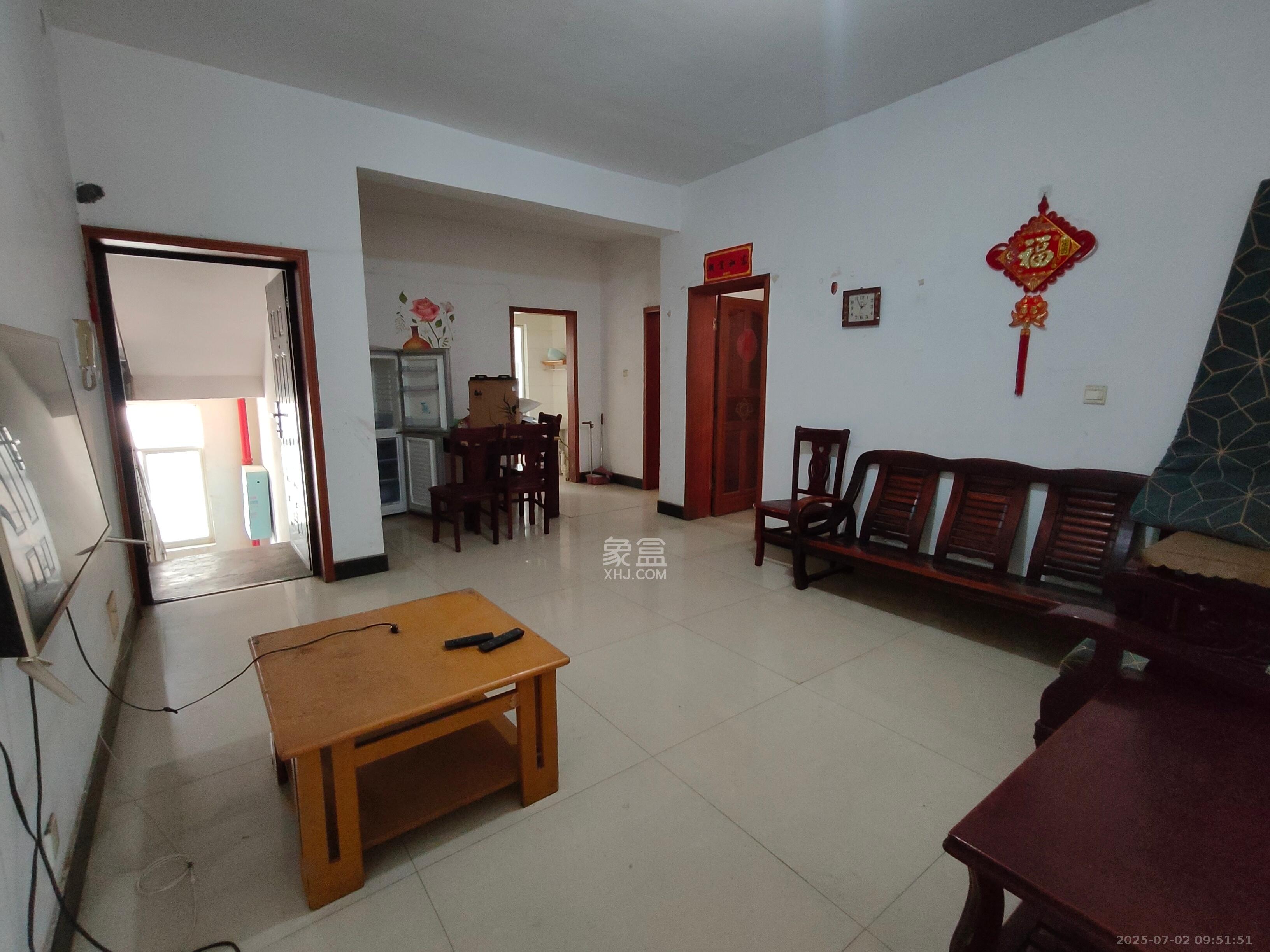 泉塘小区 3室1厅2卫 1200.0元/月 泉塘小区 3室1厅2卫 1200.0元/月室内图