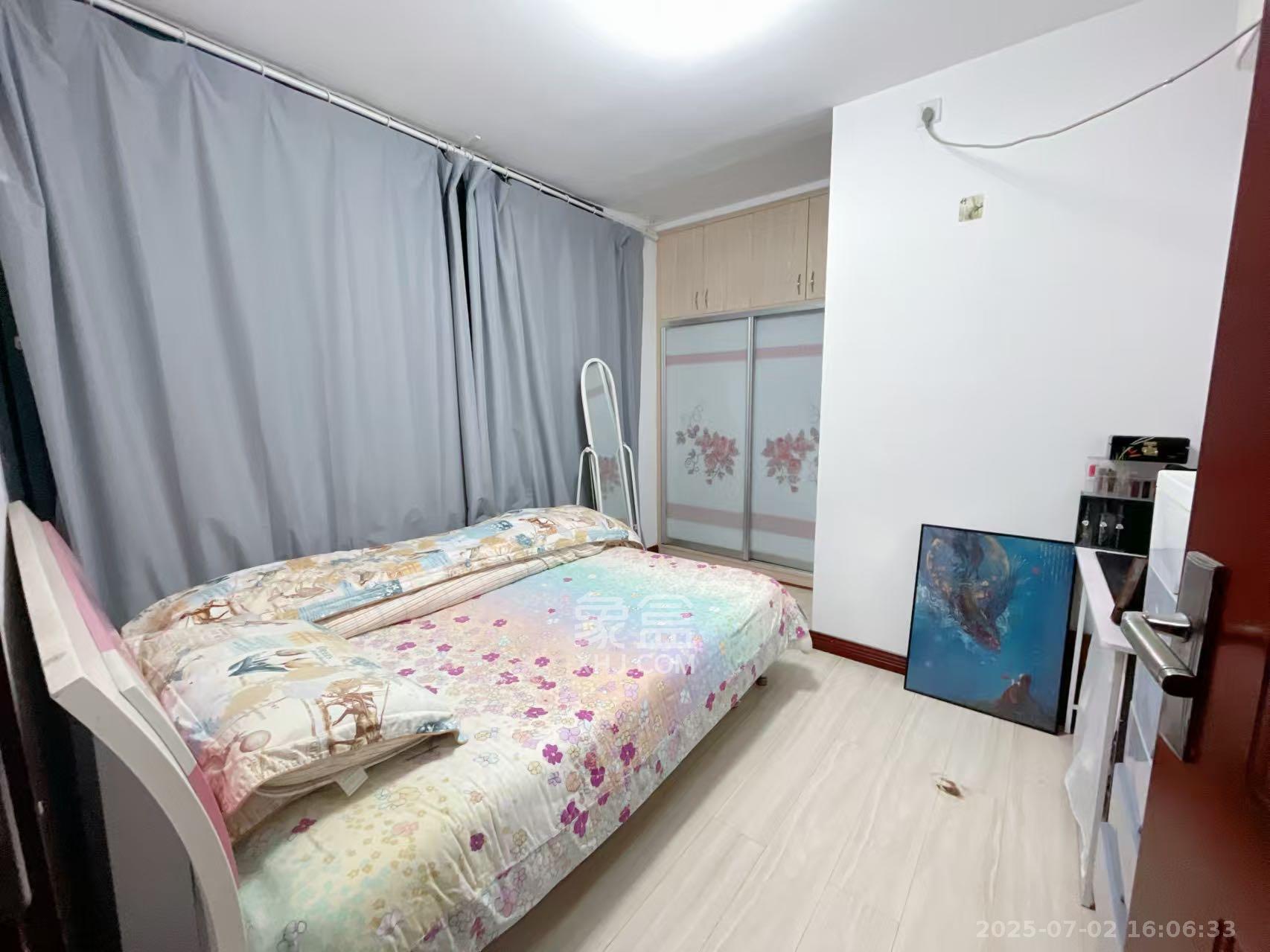 枫华府第  3室2厅1卫   2000.00元/月室内图
