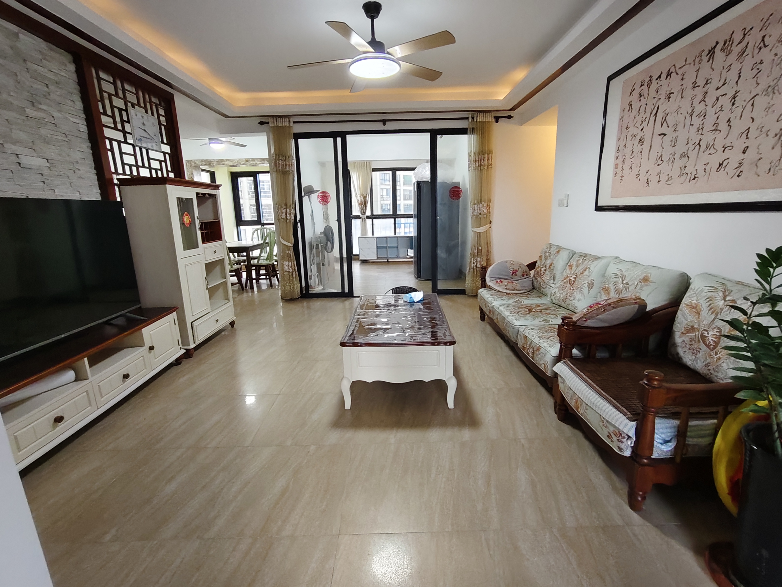 翡翠水城(住宅) 4室2厅2卫 3200.0元/月 翡翠水城(住宅) 4室2厅2卫 3200.0元/月室内图