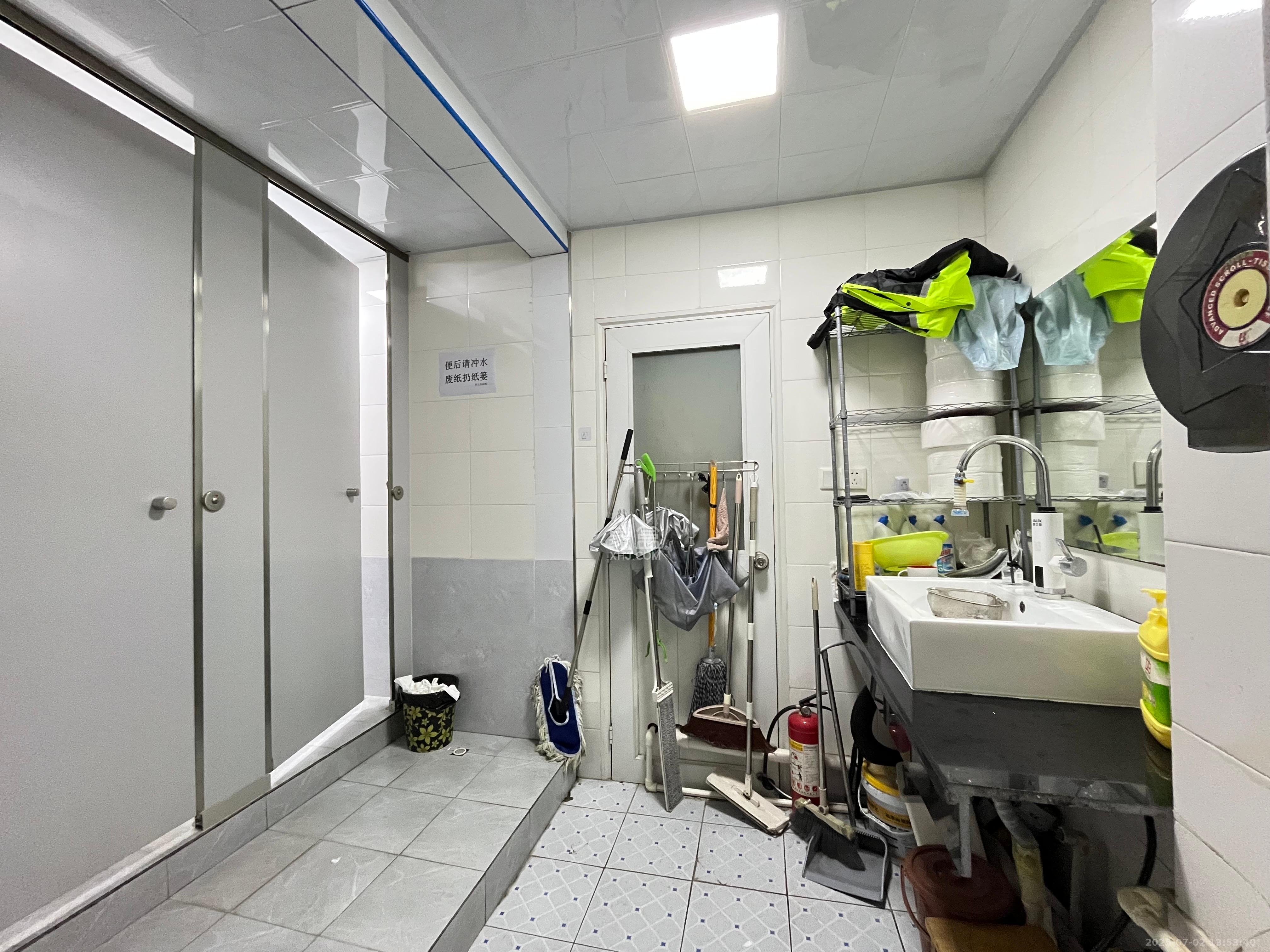 浏阳河畔家园  4室2厅2卫    6500.0元/月 浏阳河畔家园  4室2厅2卫    6500.0元/月室内图