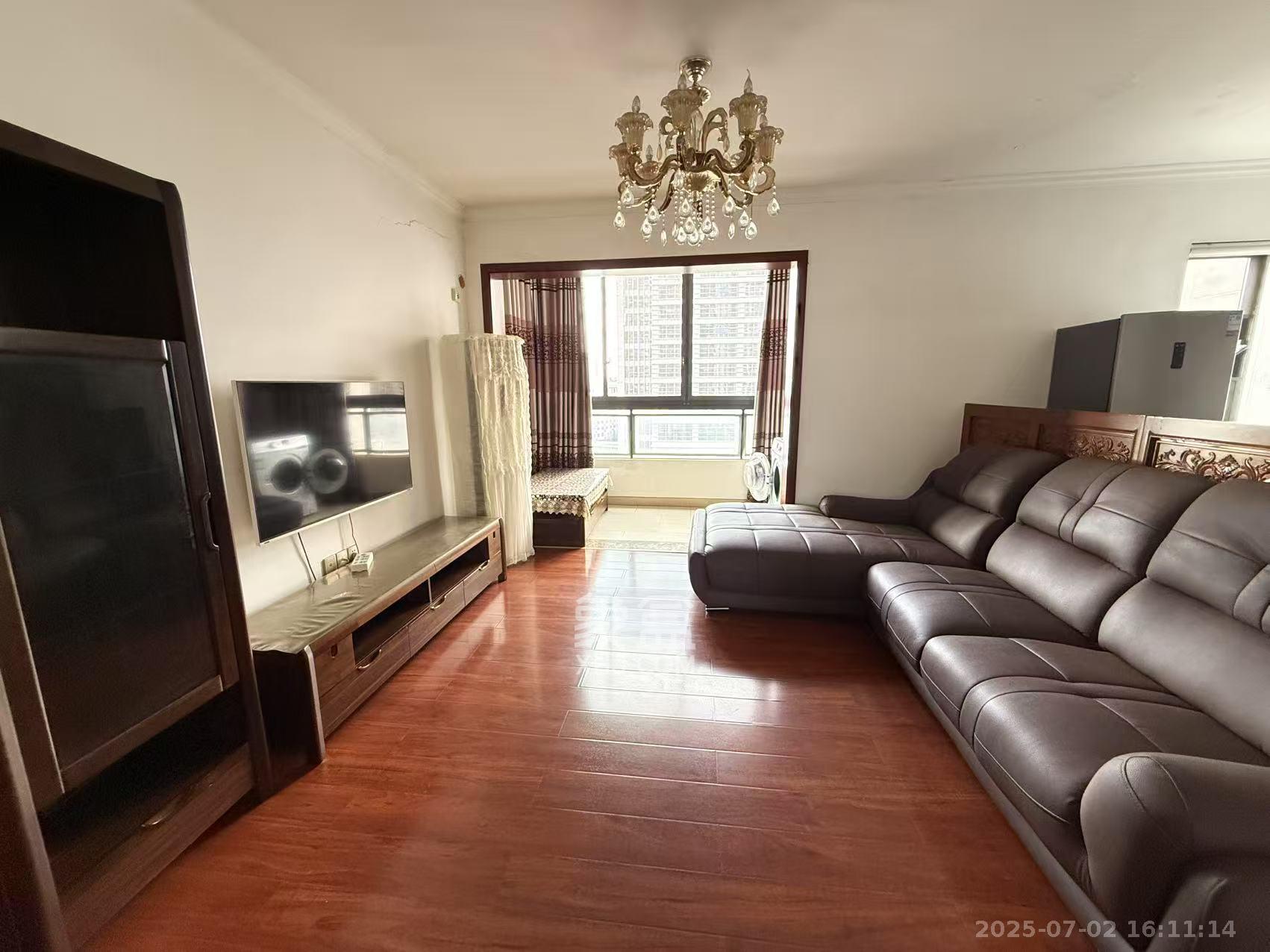 好莱城（弘德西街）  3室2厅1卫    2400.0元/月室内图