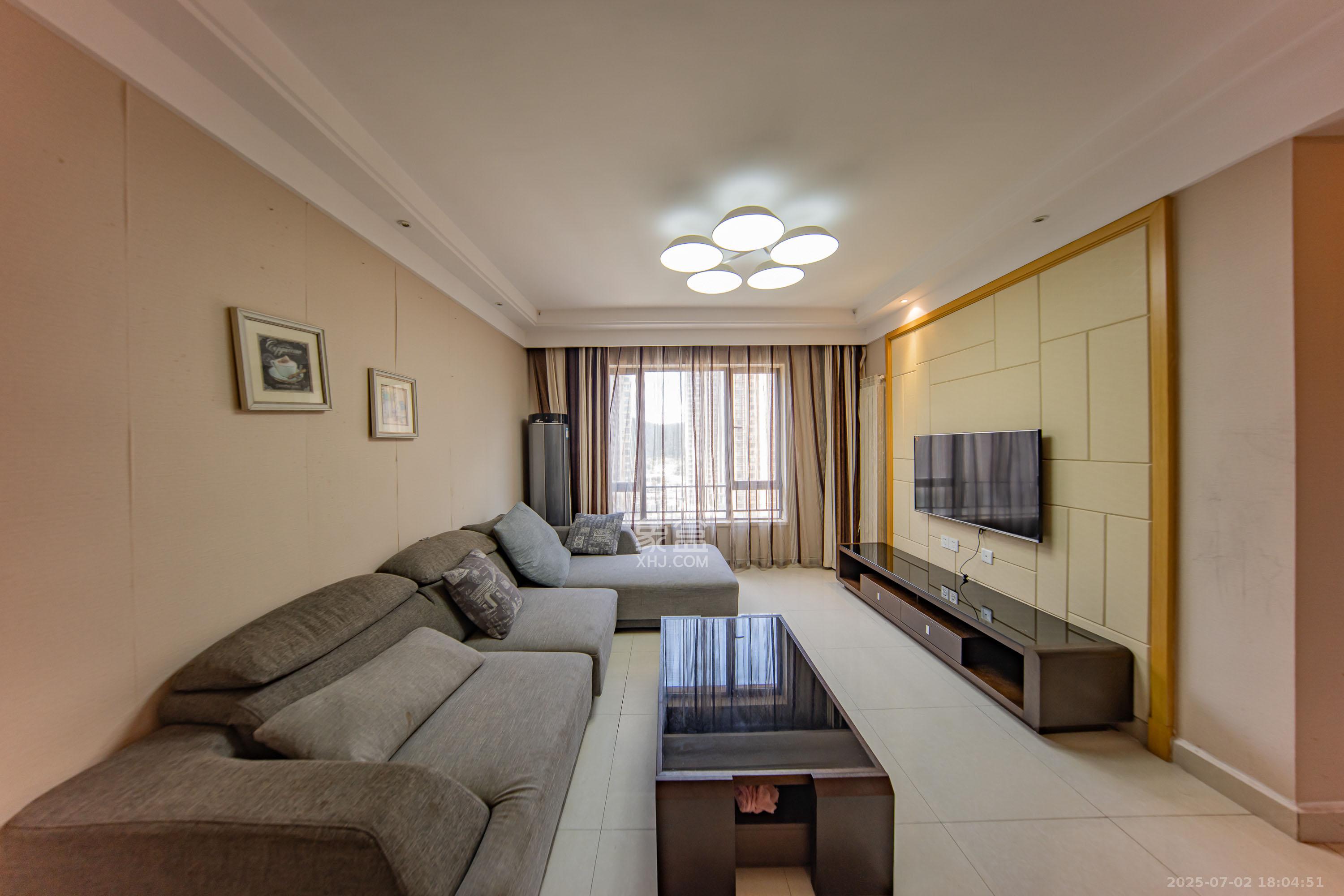 中海国际三期  3室2厅1卫    69.8万 中海国际三期  3室2厅1卫    69.8万客厅