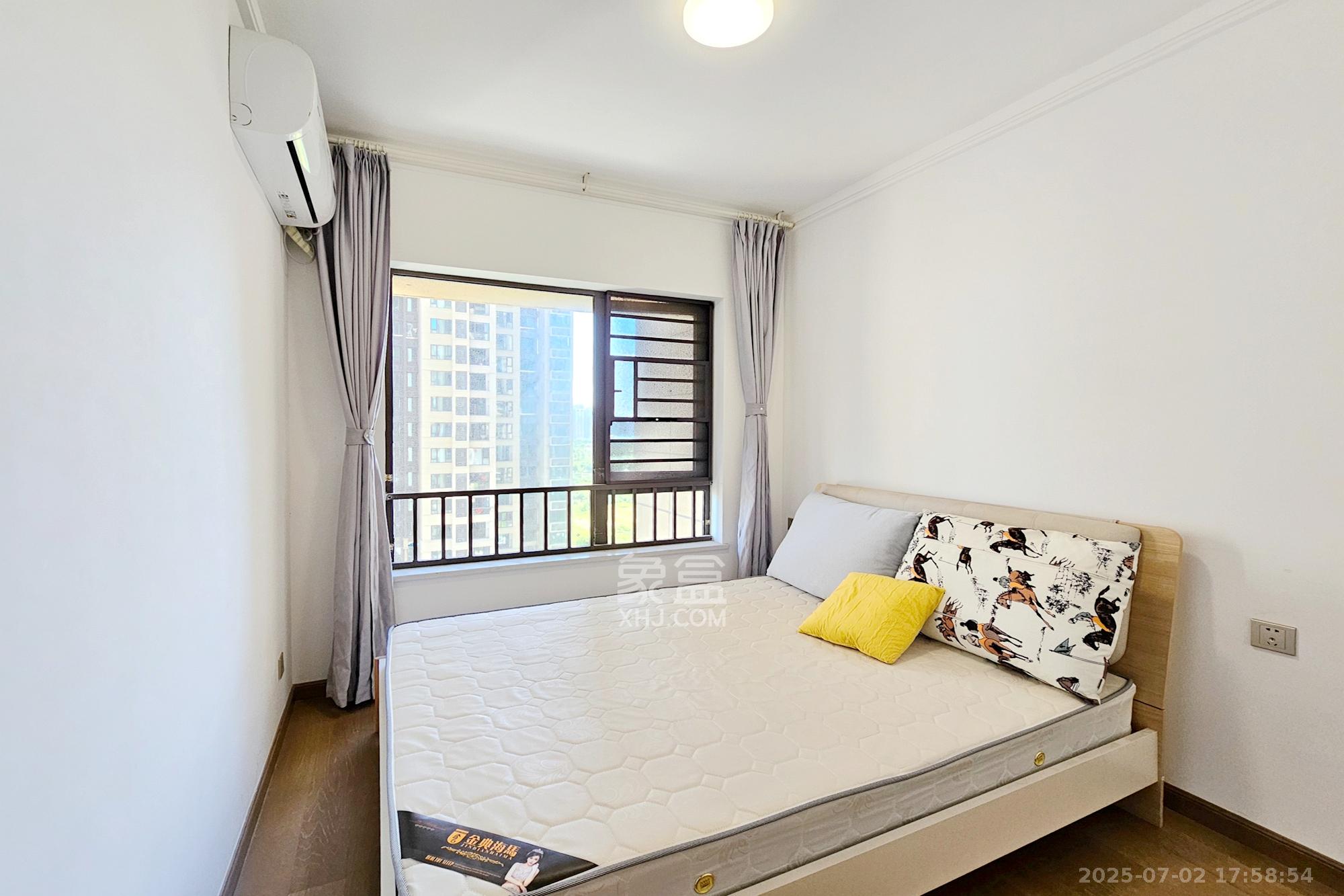 阳光城尚东湾青柠园 3室2厅2卫 108.0万 阳光城尚东湾青柠园 3室2厅2卫 108.0万卧室