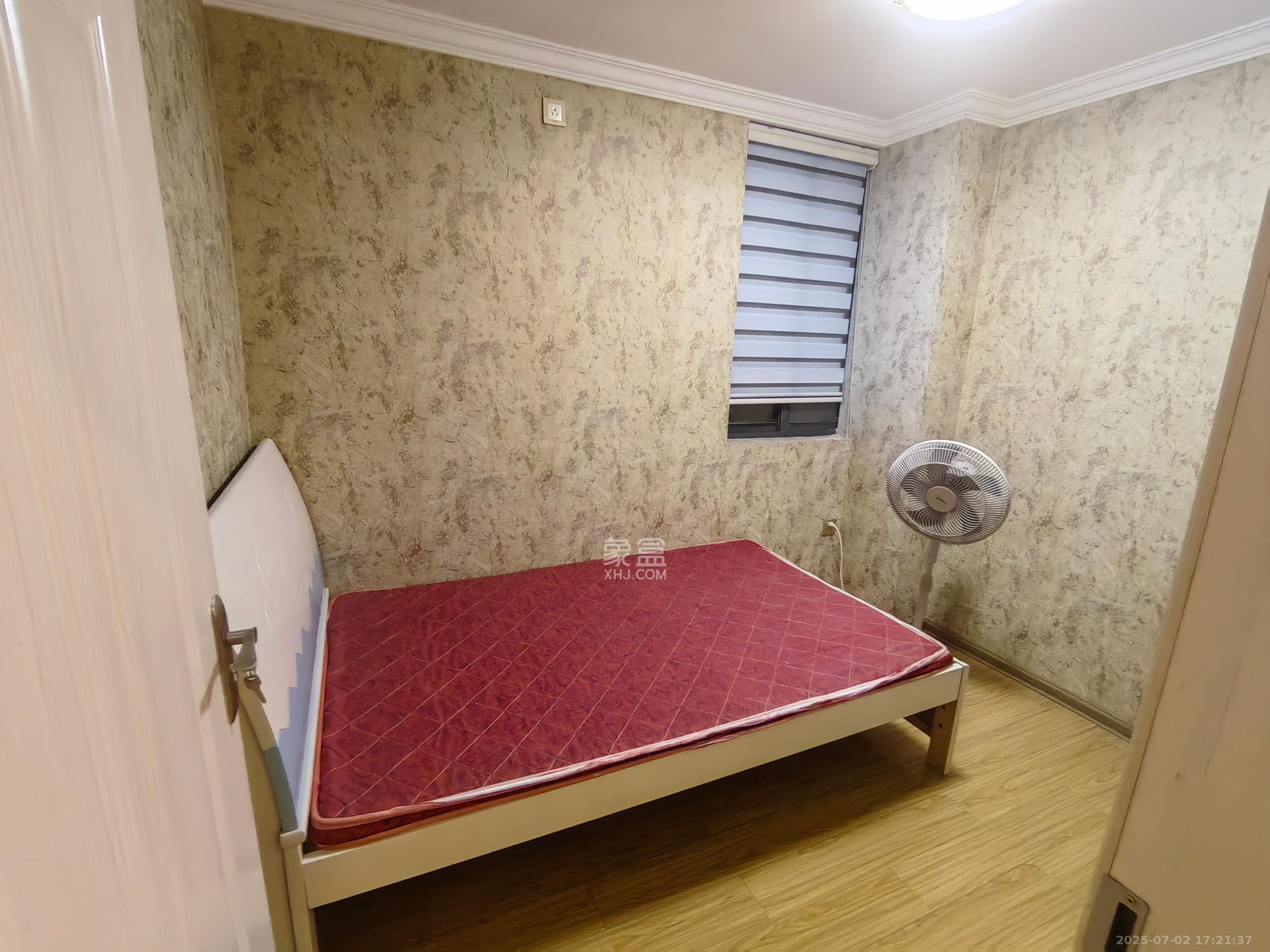 世纪桃花苑 3室2厅1卫 2000.0元/月 世纪桃花苑 3室2厅1卫 2000.0元/月室内图