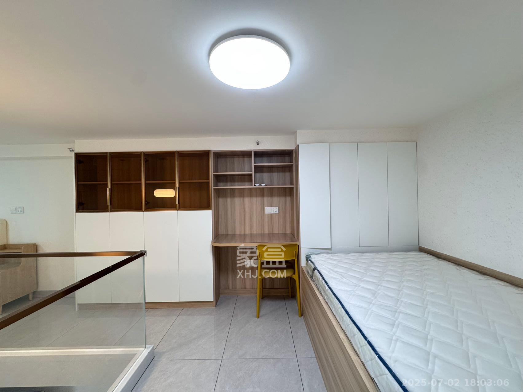 卓越中寰  2室1厅1卫    2800.0元/月 卓越中寰  2室1厅1卫    2800.0元/月室内图