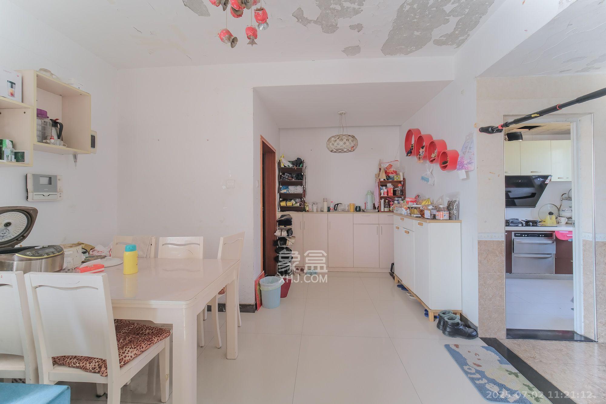 山水湾 3室1厅1卫 1800.0元/月 山水湾 3室1厅1卫 1800.0元/月室内图