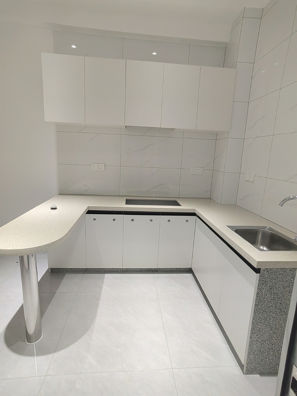 滨海丽景 1室1厅1卫 65.0万 滨海丽景 1室1厅1卫 65.0万客厅