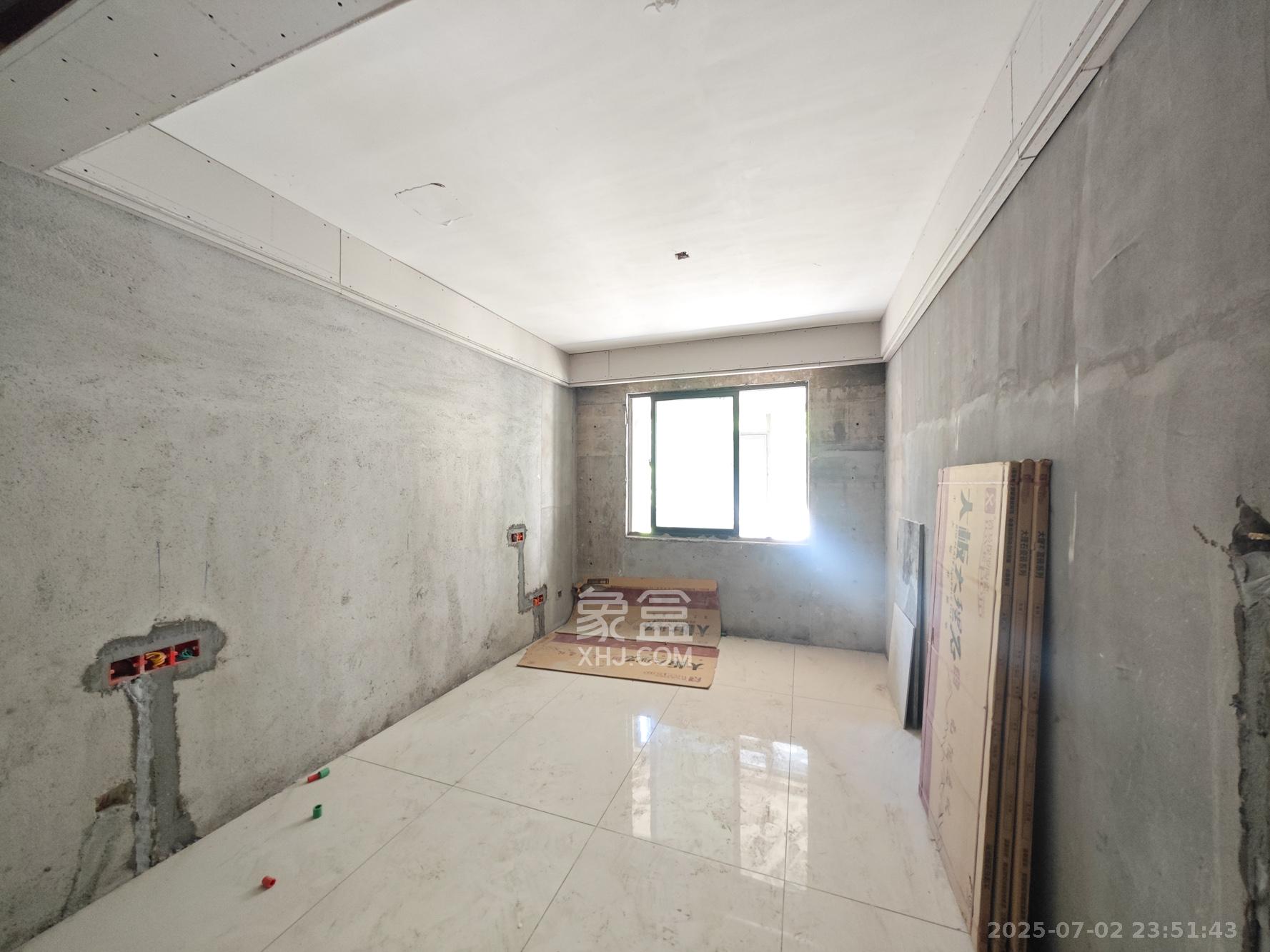 长房岭秀时代 4室2厅2卫 139.8万 长房岭秀时代 4室2厅2卫 139.8万卧室