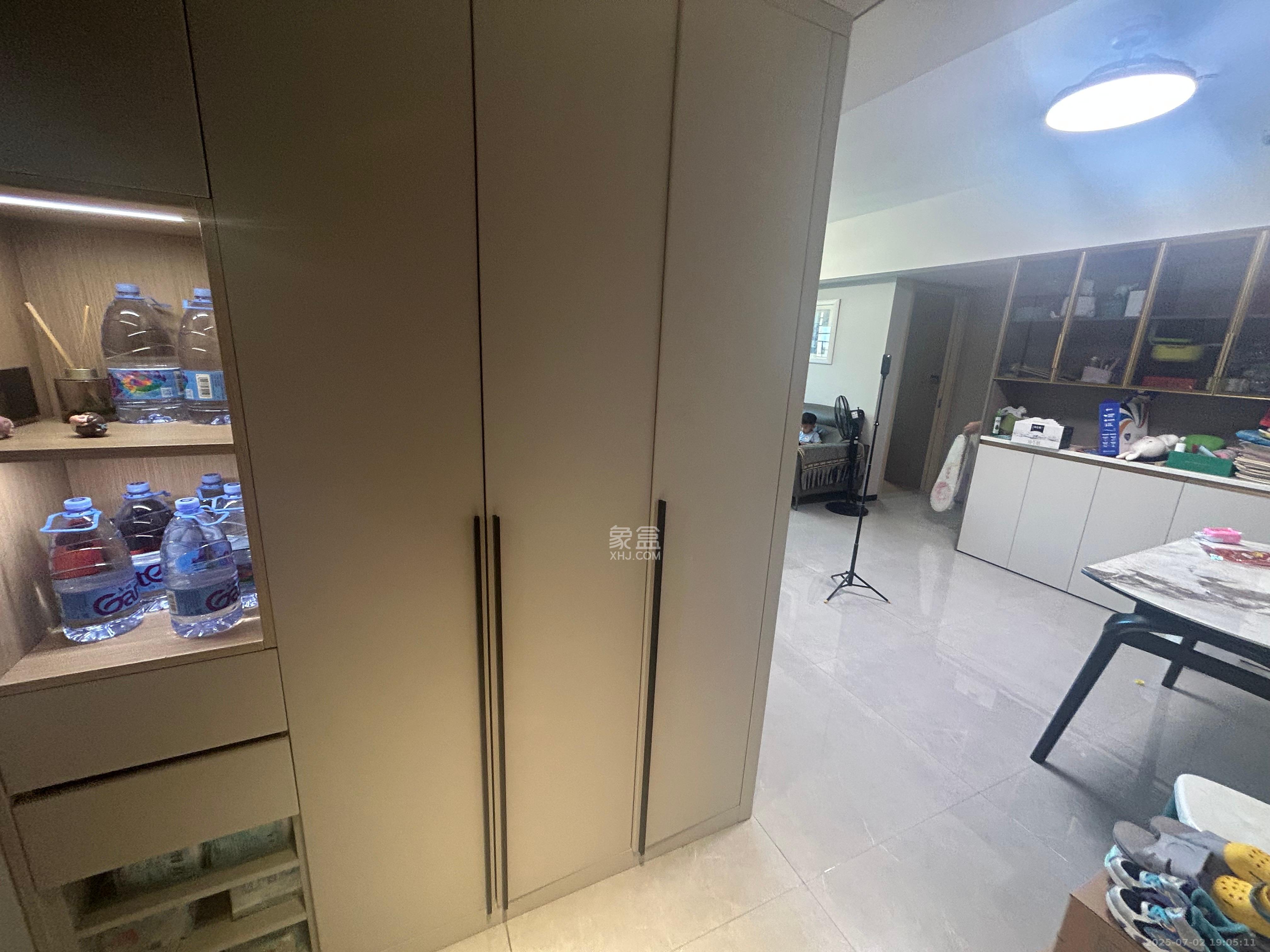 时代梅溪领峰  3室2厅2卫   3500.00元/月室内图