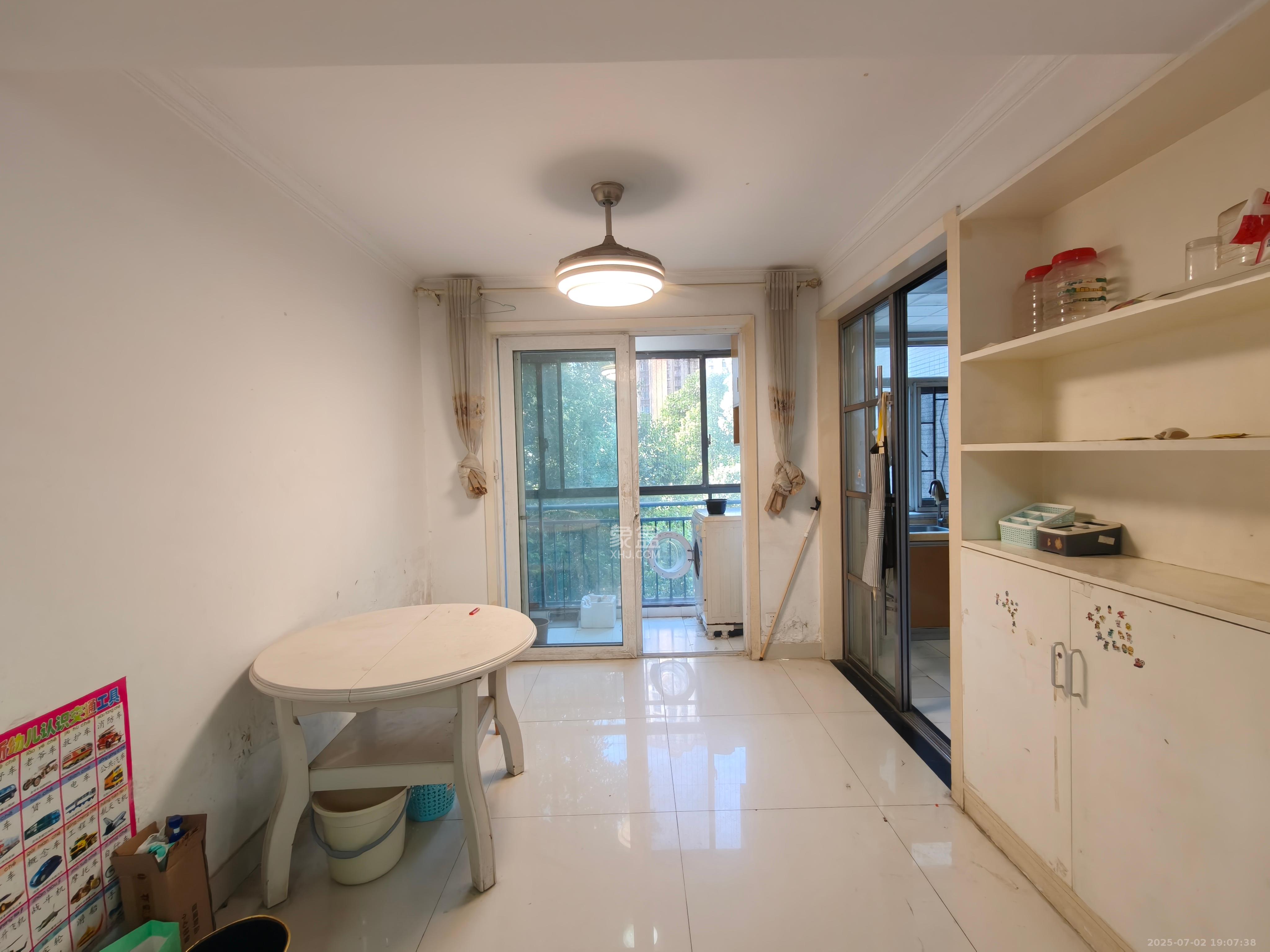 万国城(当代满庭春MOMA)一期 3室2厅2卫 2700.0元/月 万国城(当代满庭春MOMA)一期 3室2厅2卫 2700.0元/月室内图