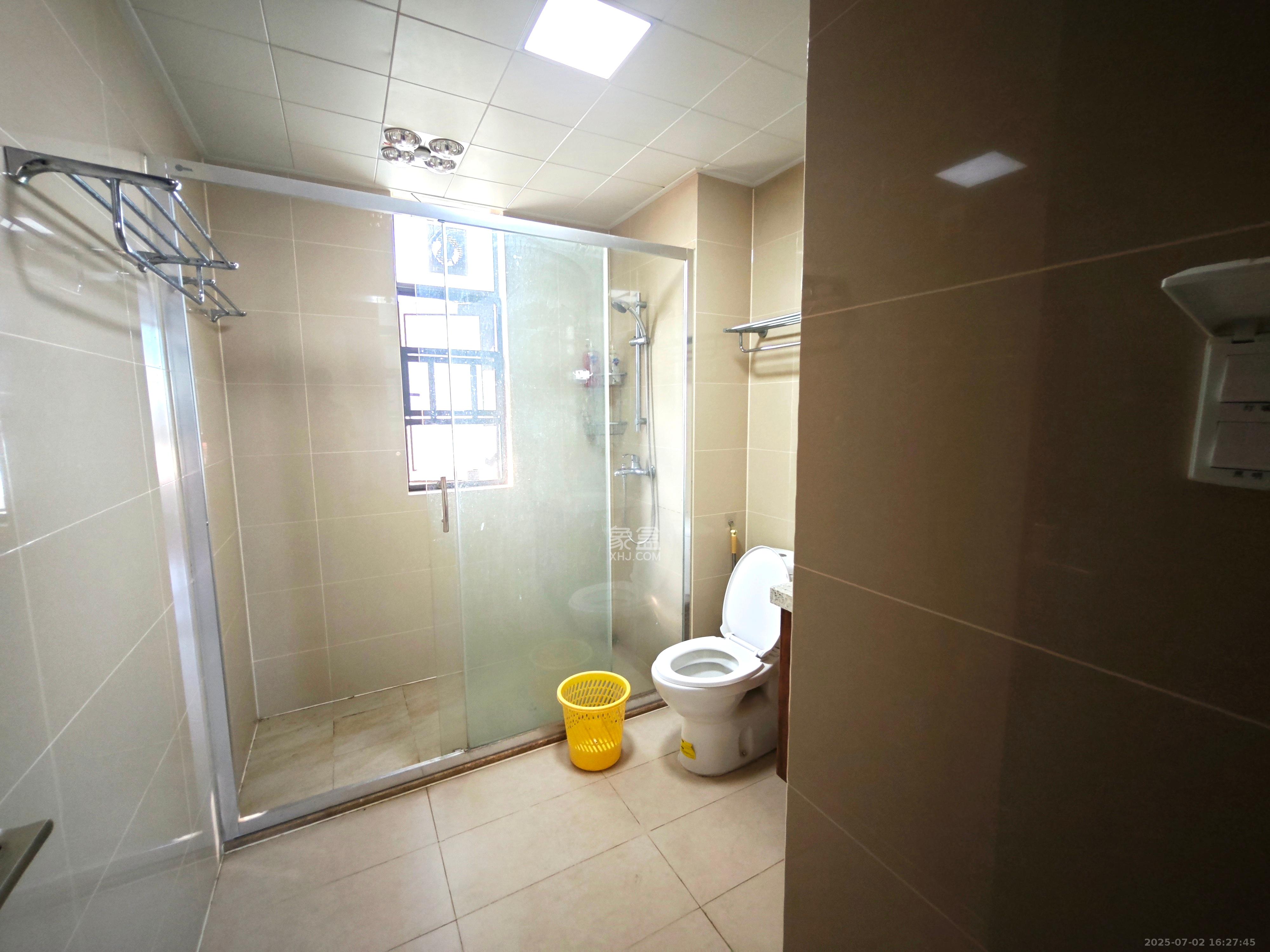 珠江郦城公园1号  4室2厅2卫    3000.0元/月室内图