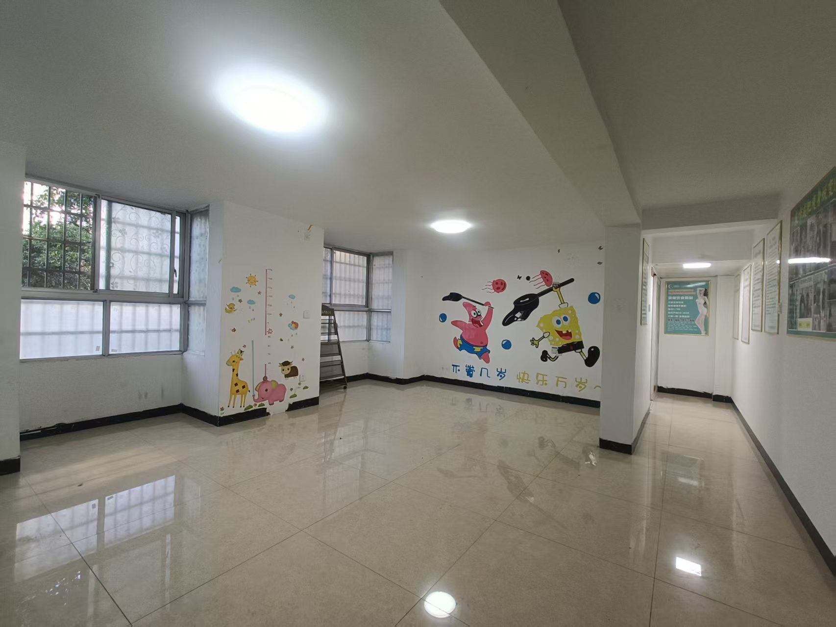 景明佳园  8室2厅2卫   2500.00元/月室内图