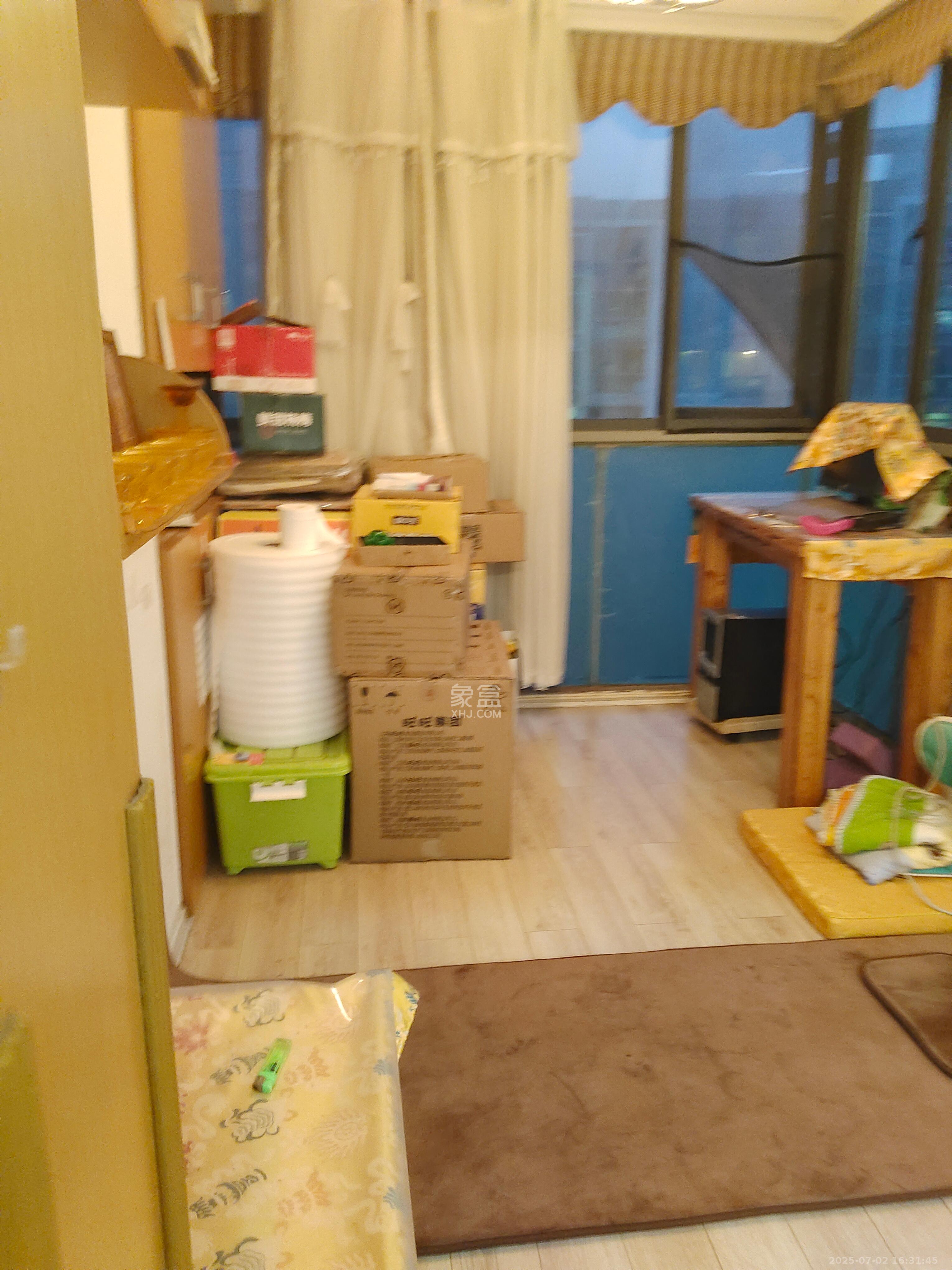 新城新世界一二三期  3室2厅1卫   2400.00元/月室内图