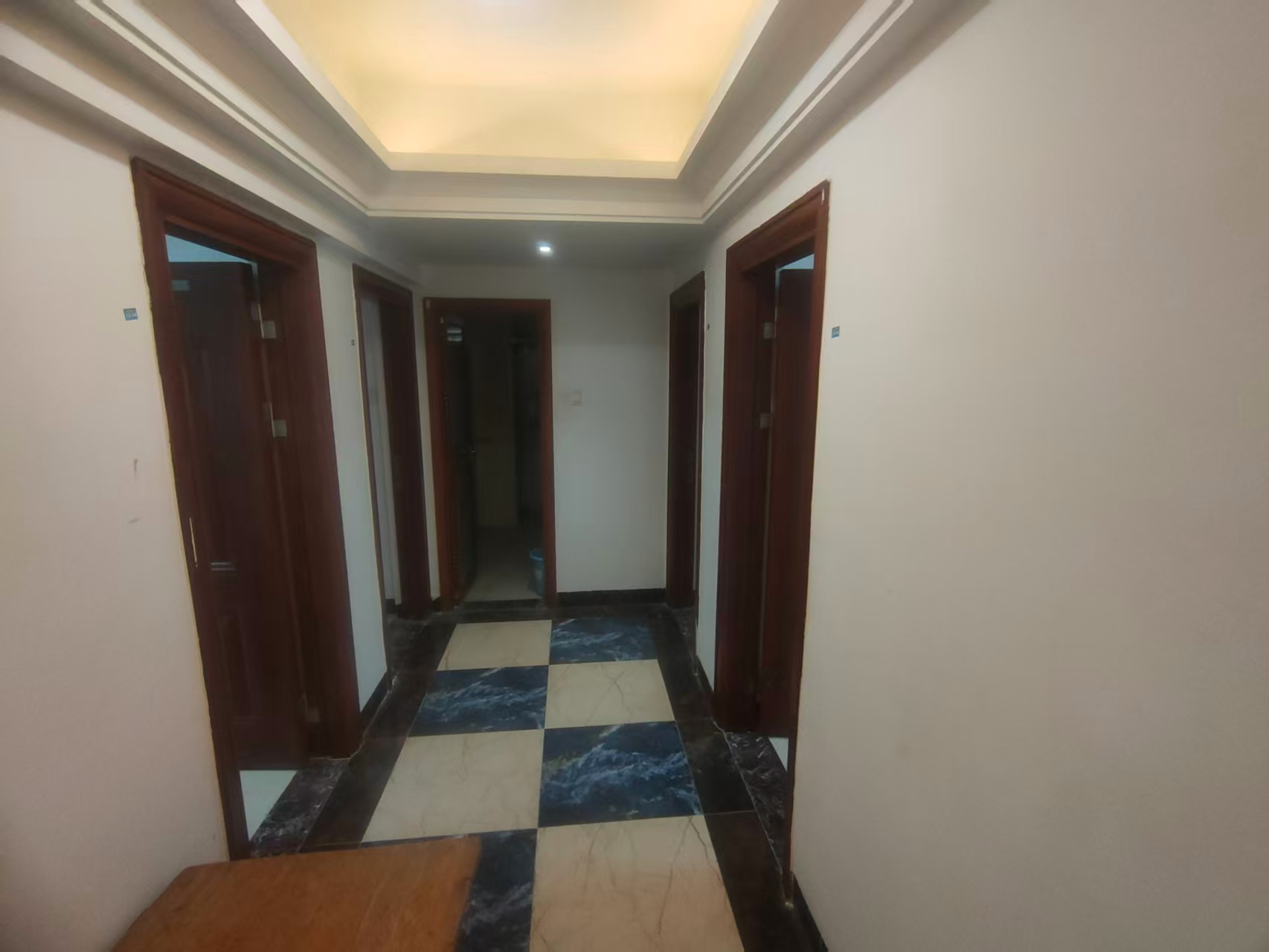 新宏基大厦 4室2厅2卫 3400.0元/月 新宏基大厦 4室2厅2卫 3400.0元/月室内图