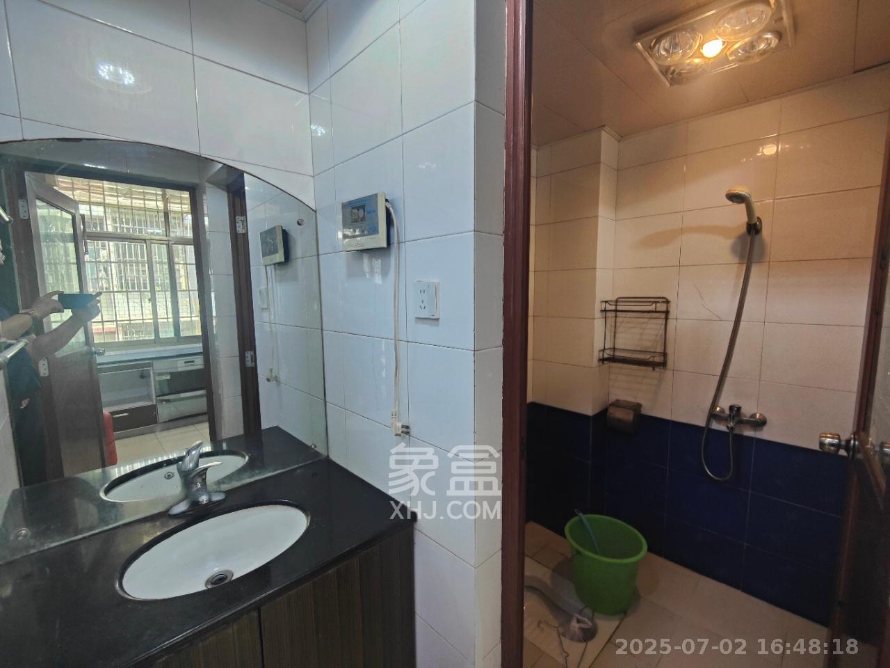 星沙一区  3室2厅2卫   1500.00元/月室内图