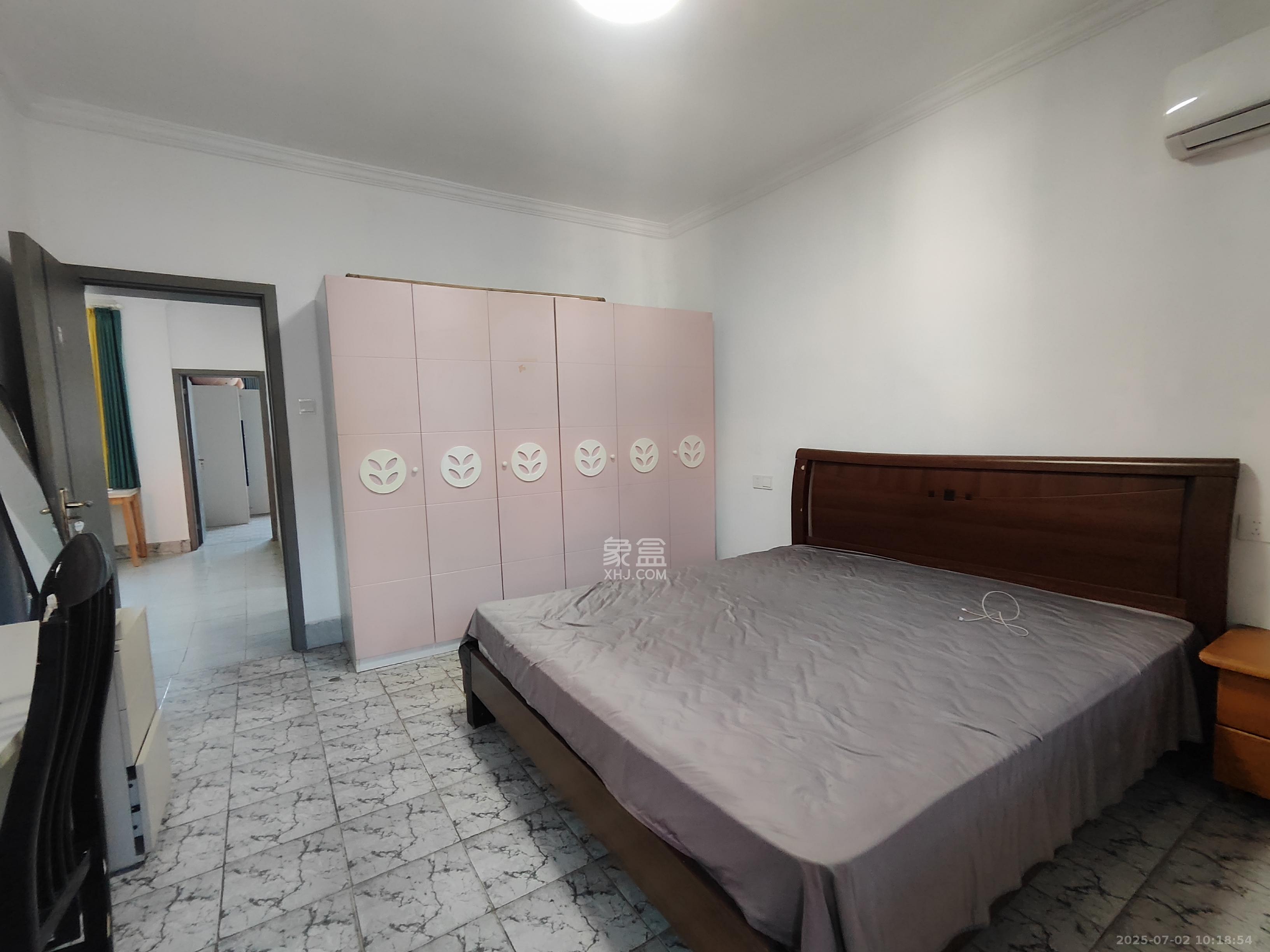 物贸小区 3室2厅1卫 2300.0元/月 物贸小区 3室2厅1卫 2300.0元/月室内图