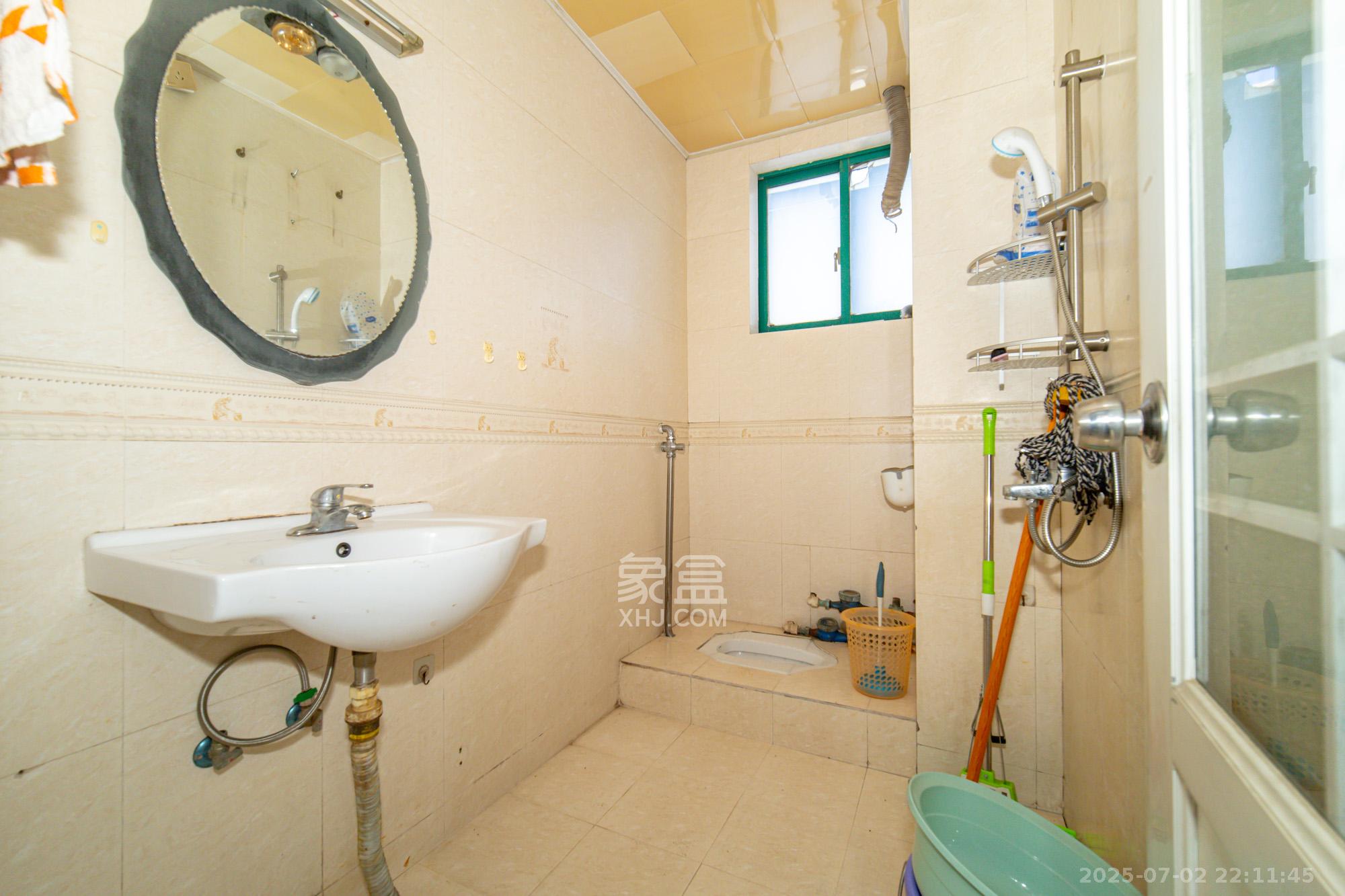 明城公寓  2室2厅1卫    44.8万 明城公寓  2室2厅1卫    44.8万卫生间