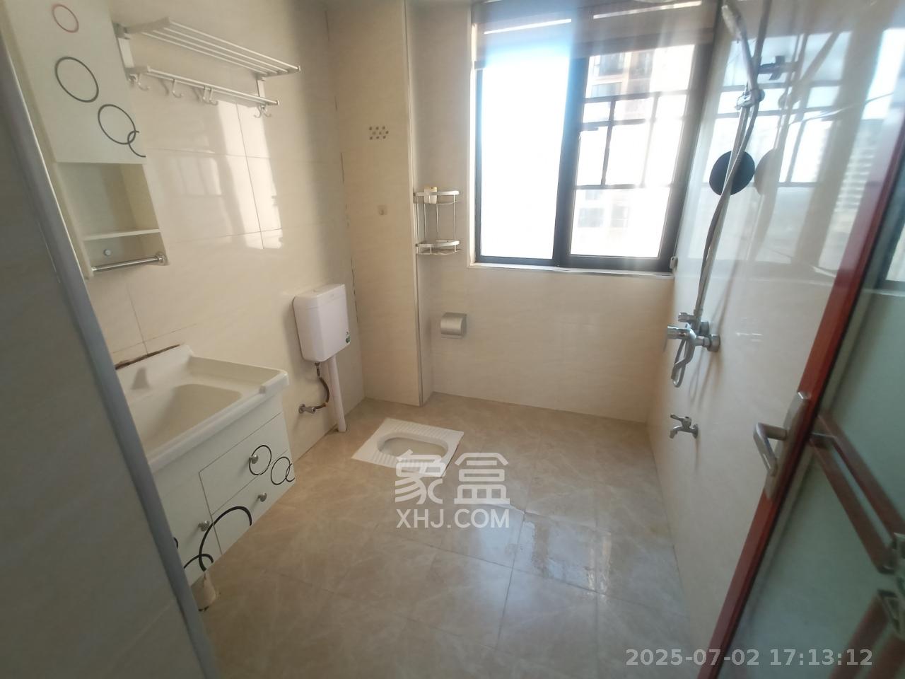 岳华新苑  3室2厅2卫   2800.00元/月室内图