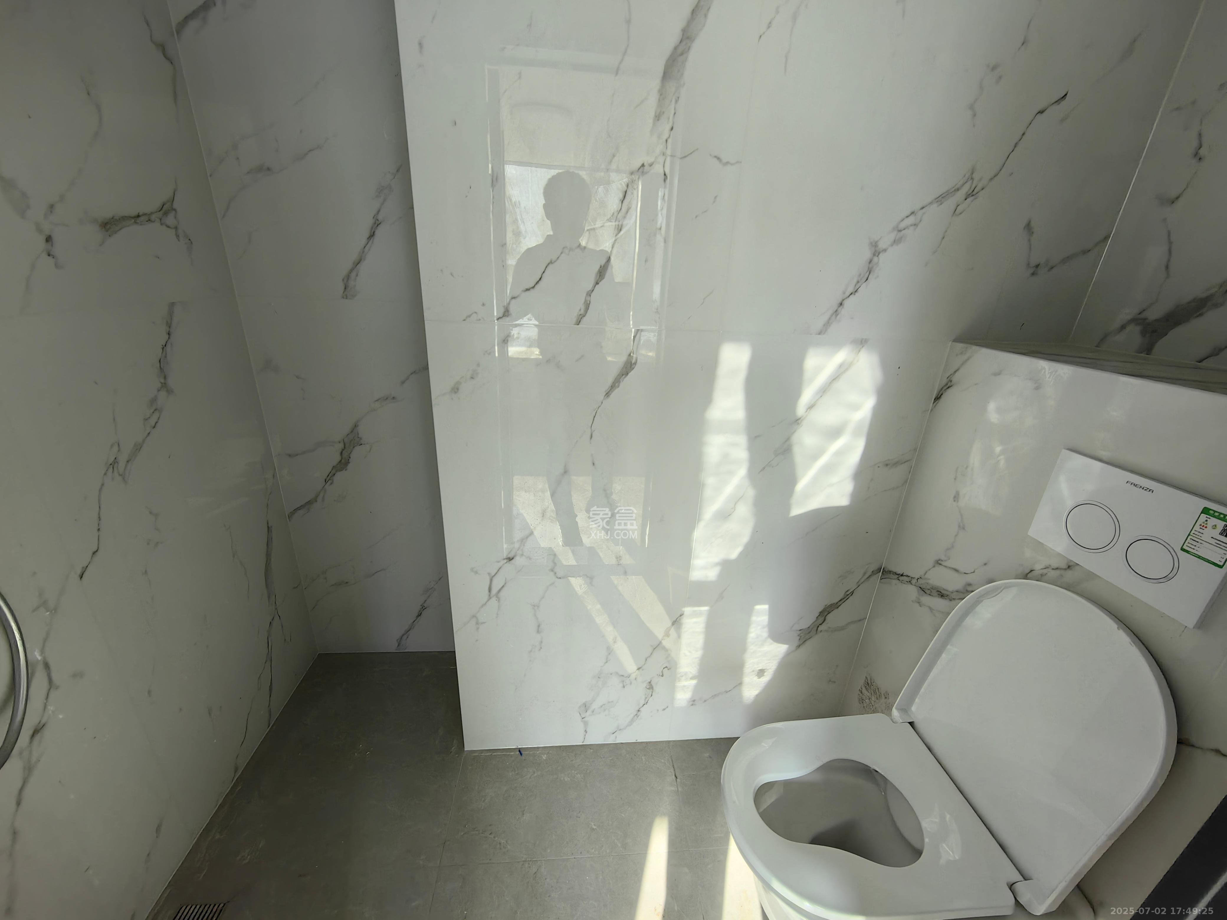 福晟翡翠湾 3室2厅2卫 3500.0元/月 福晟翡翠湾 3室2厅2卫 3500.0元/月室内图