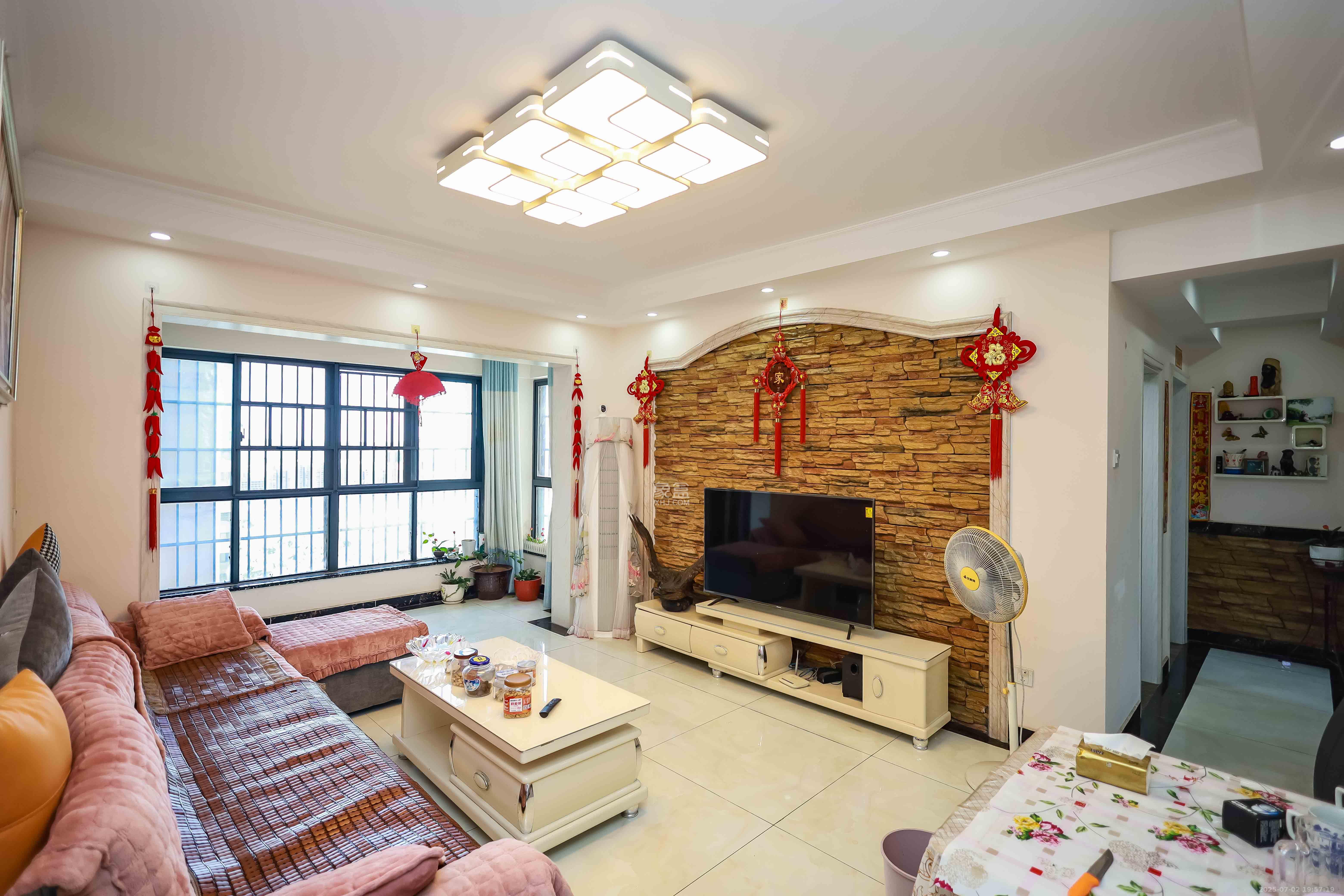 天麓尚层 3室2厅2卫 82.0万 天麓尚层 3室2厅2卫 82.0万客厅