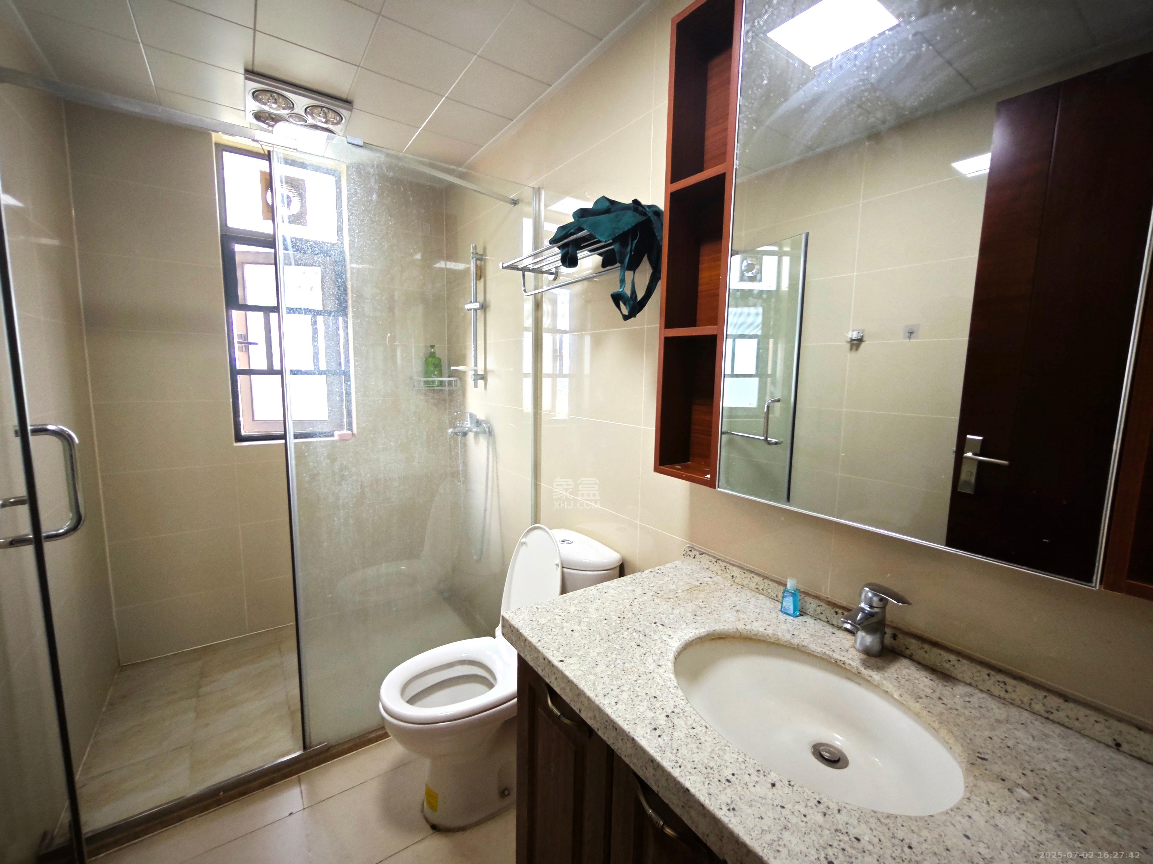 珠江郦城公园1号  4室2厅2卫    3000.0元/月室内图