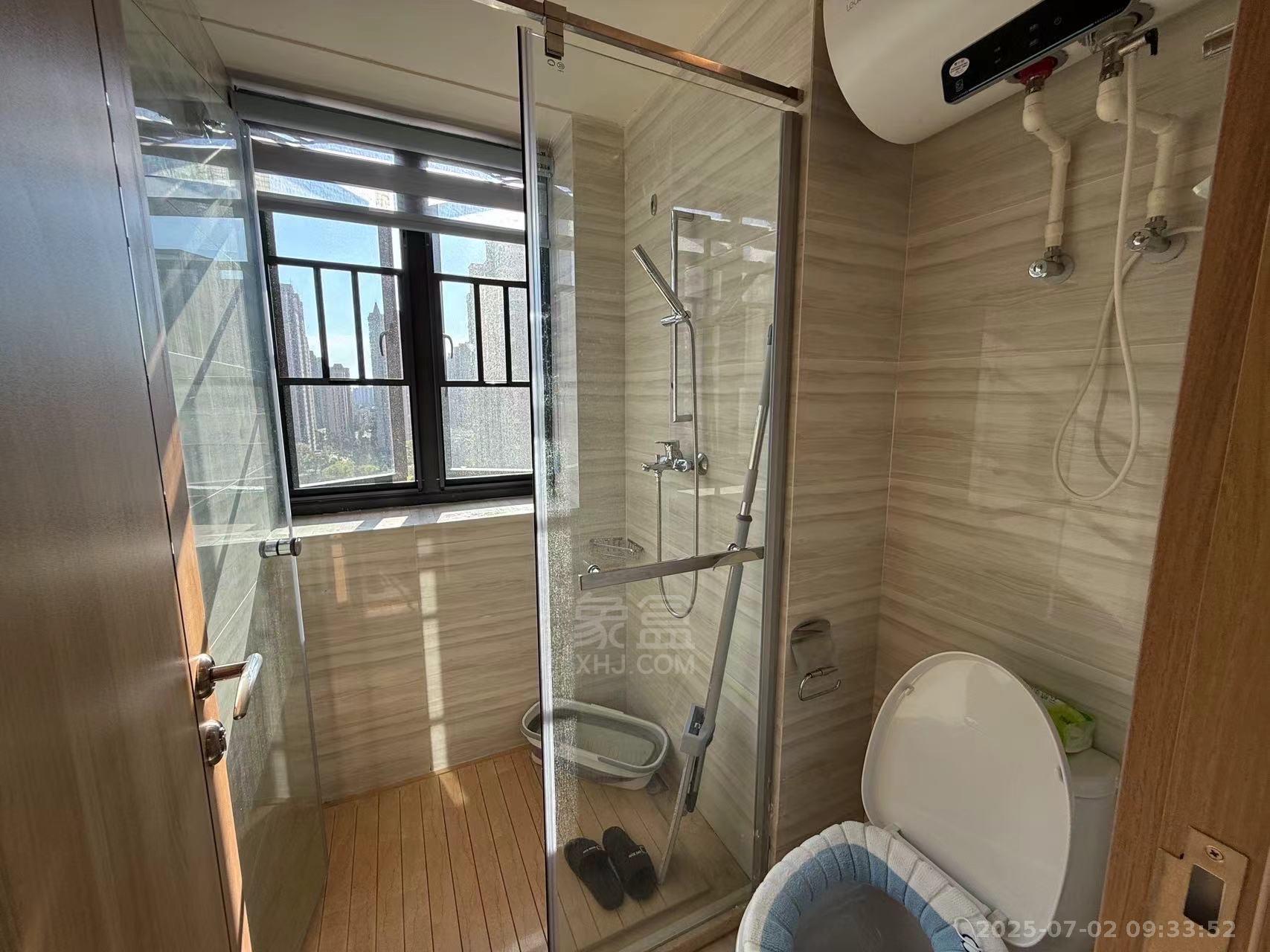 恒大华府 3室2厅2卫 2200.0元/月 恒大华府 3室2厅2卫 2200.0元/月室内图