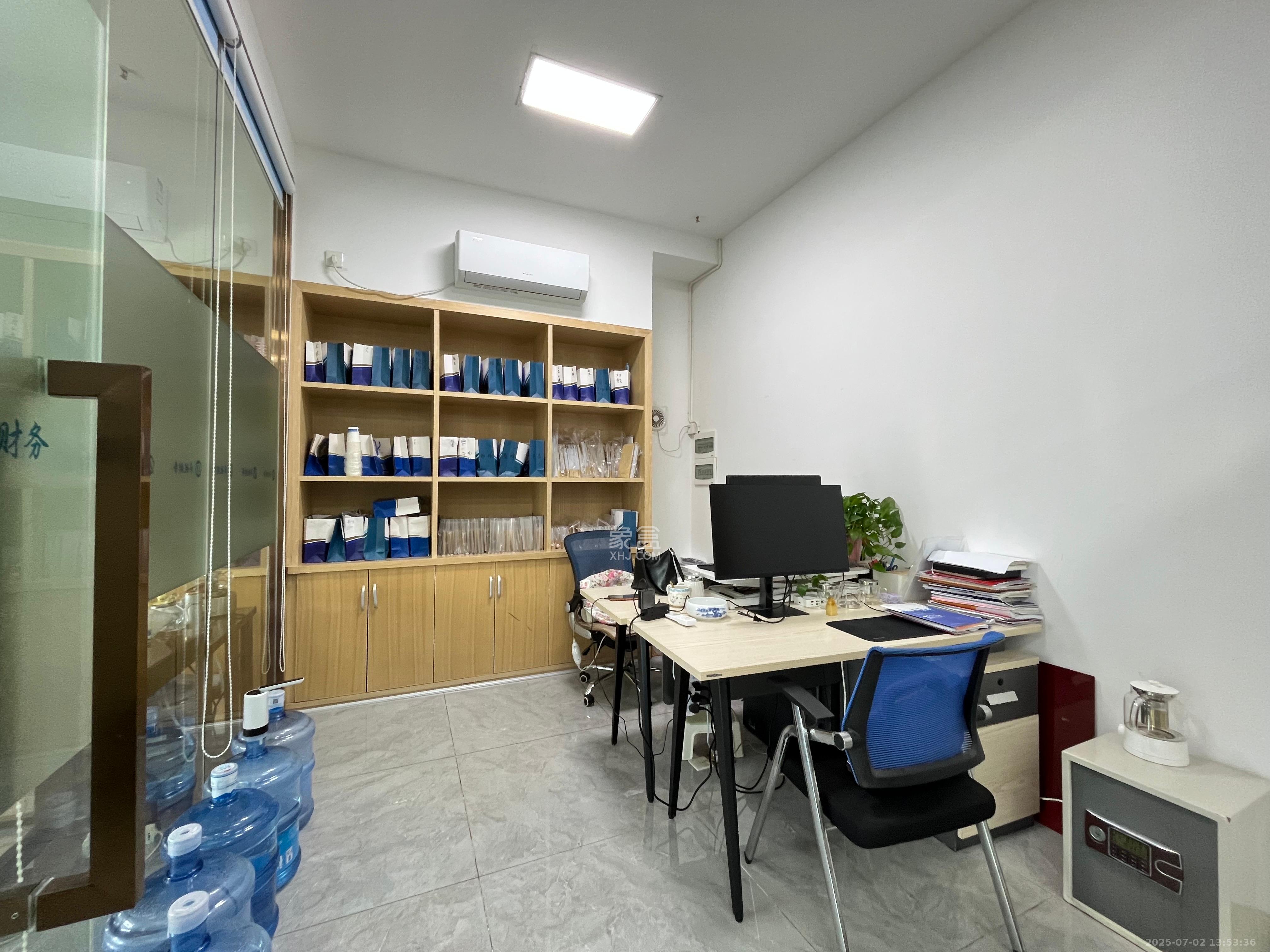 浏阳河畔家园  4室2厅2卫    6500.0元/月 浏阳河畔家园  4室2厅2卫    6500.0元/月室内图