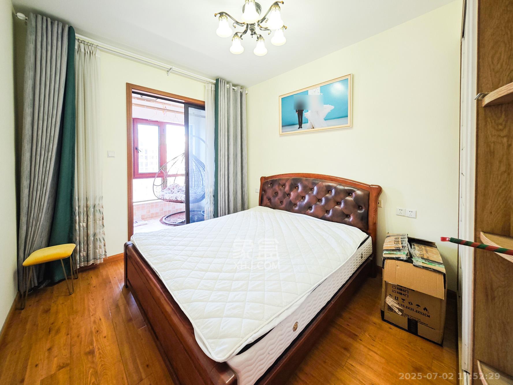 绿地海外滩一期 3室2厅1卫 58.0万 绿地海外滩一期 3室2厅1卫 58.0万卧室