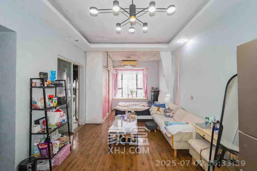 山水花都  1室1厅1卫   1650.00元/月室内图