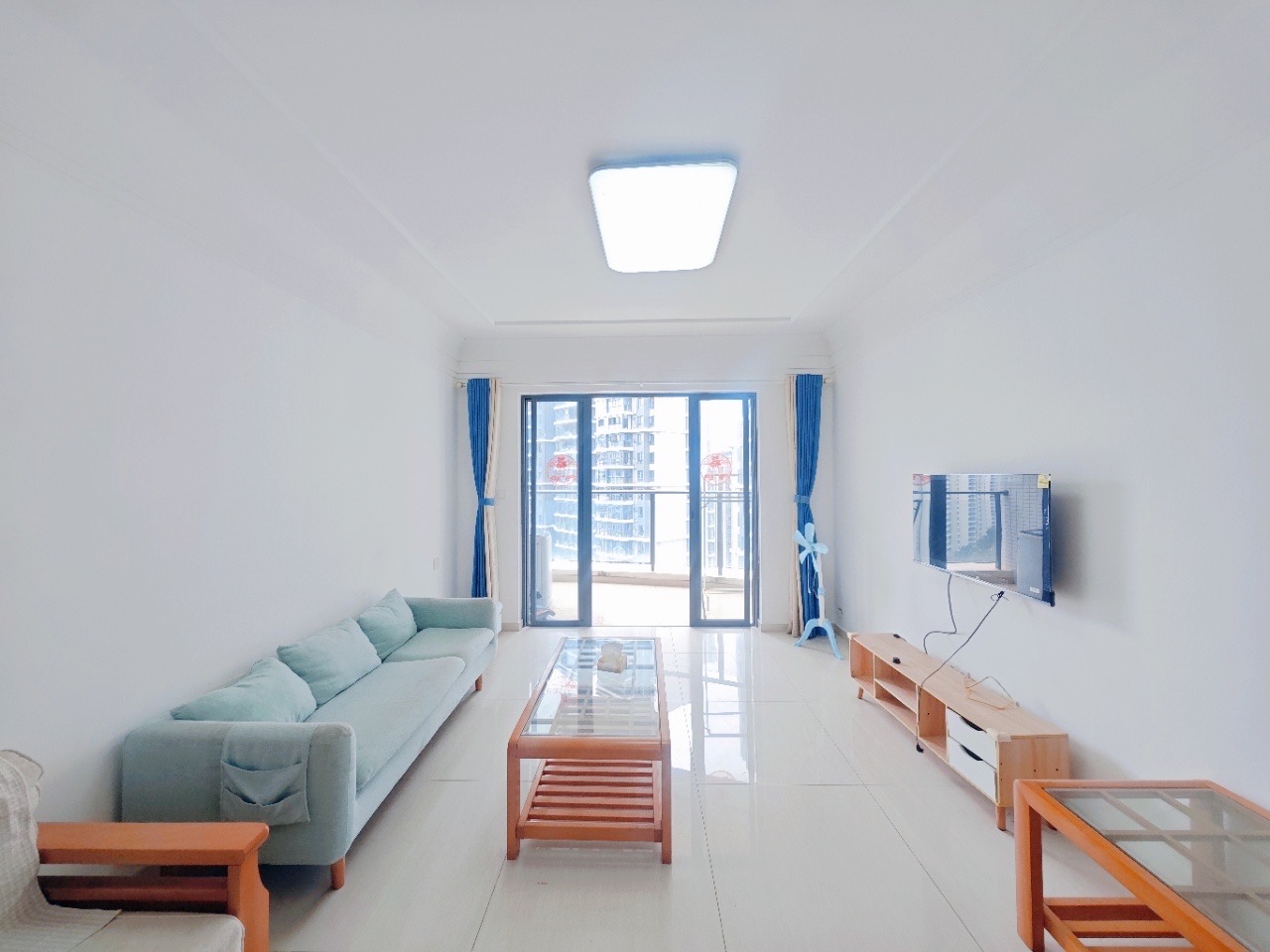 星华海岸城一期  2室2厅1卫    105.0万 星华海岸城一期  2室2厅1卫    105.0万客厅