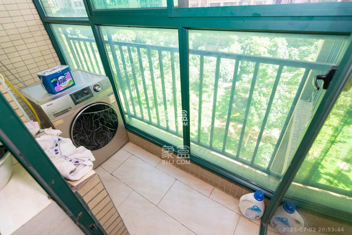 富基世纪公园  3室2厅1卫    53.8万 富基世纪公园  3室2厅1卫    53.8万阳台