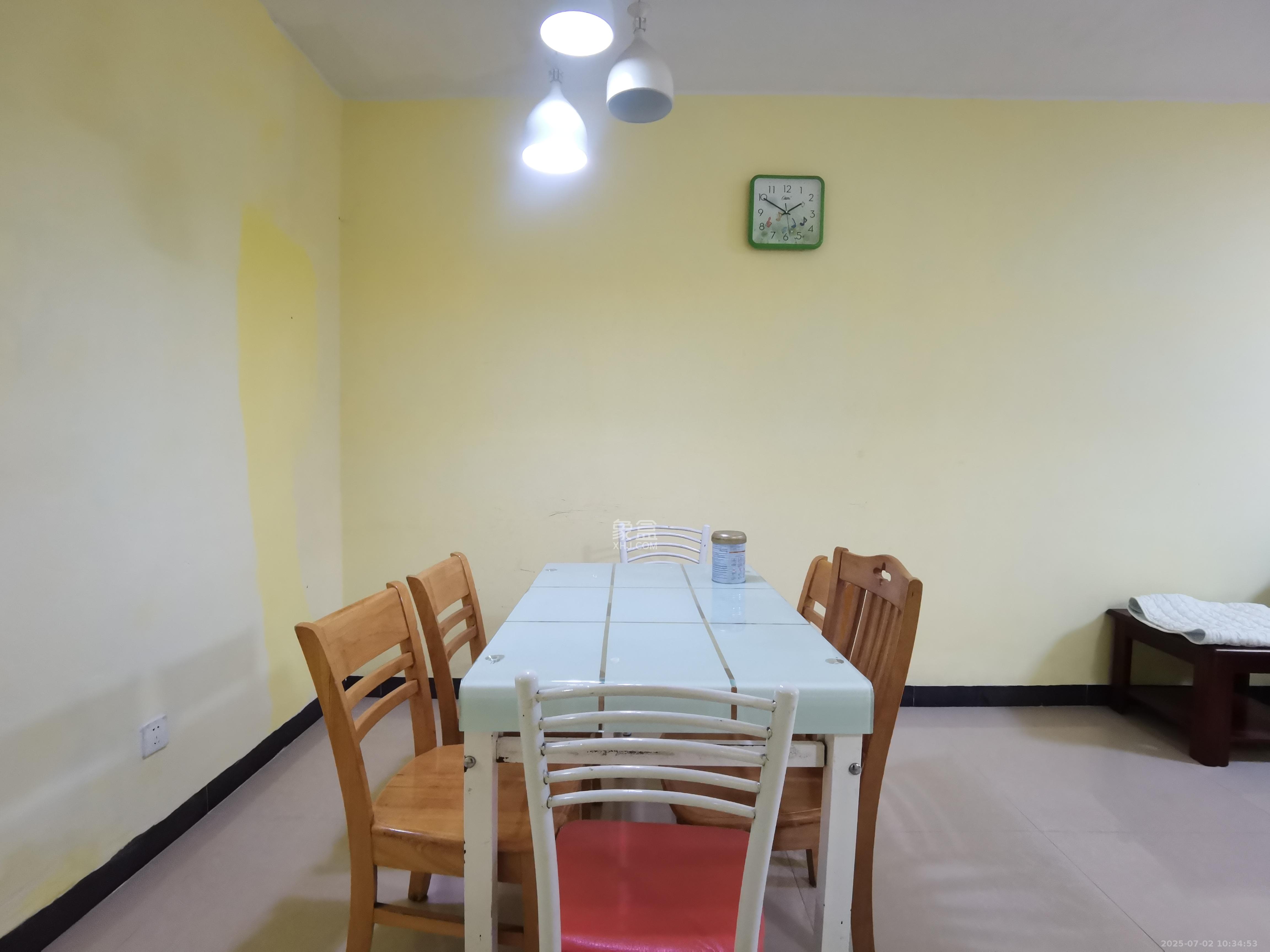 东岸梅园小区  2室2厅1卫   1850.00元/月室内图