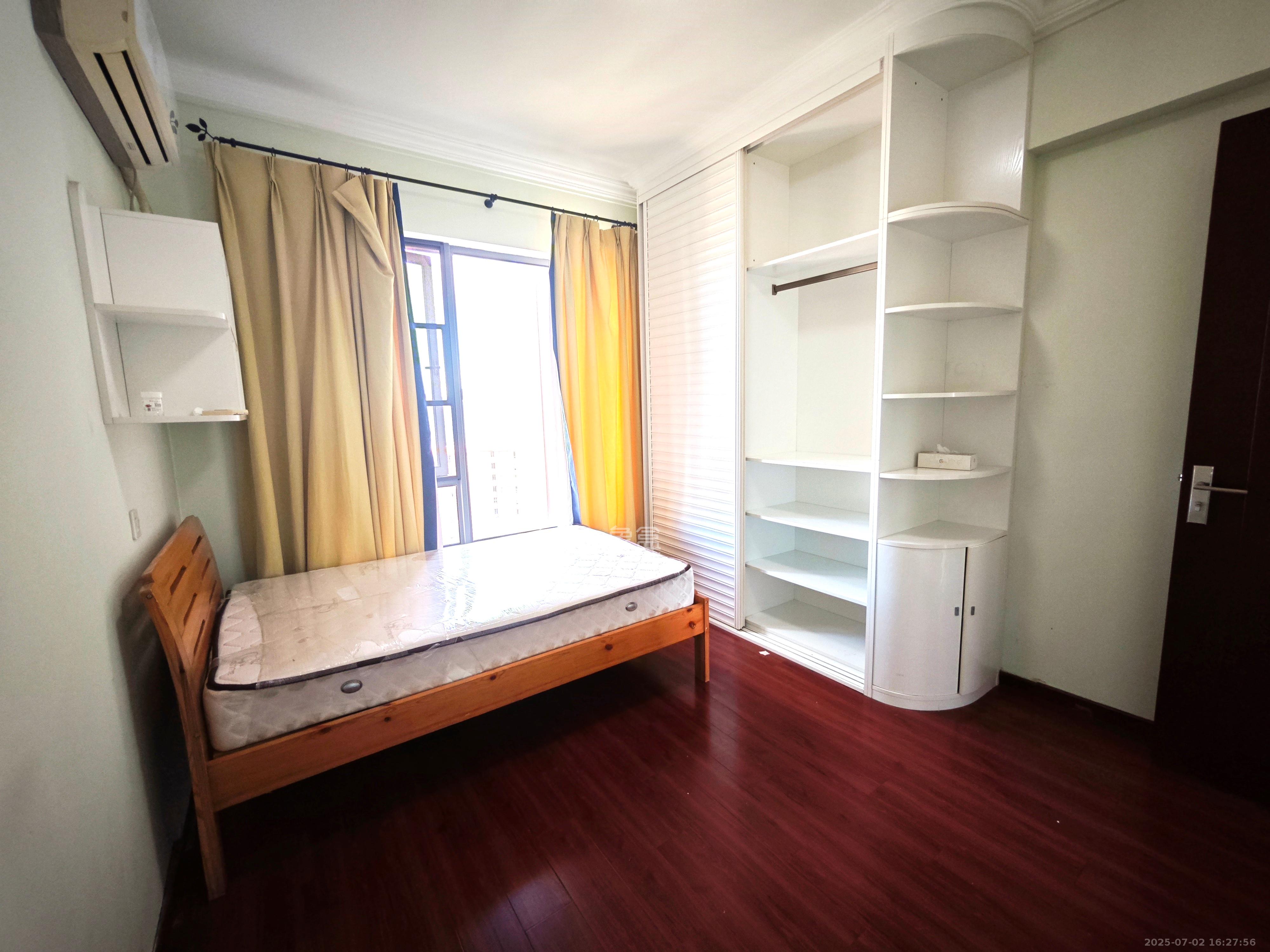 珠江郦城公园1号  4室2厅2卫    3000.0元/月室内图